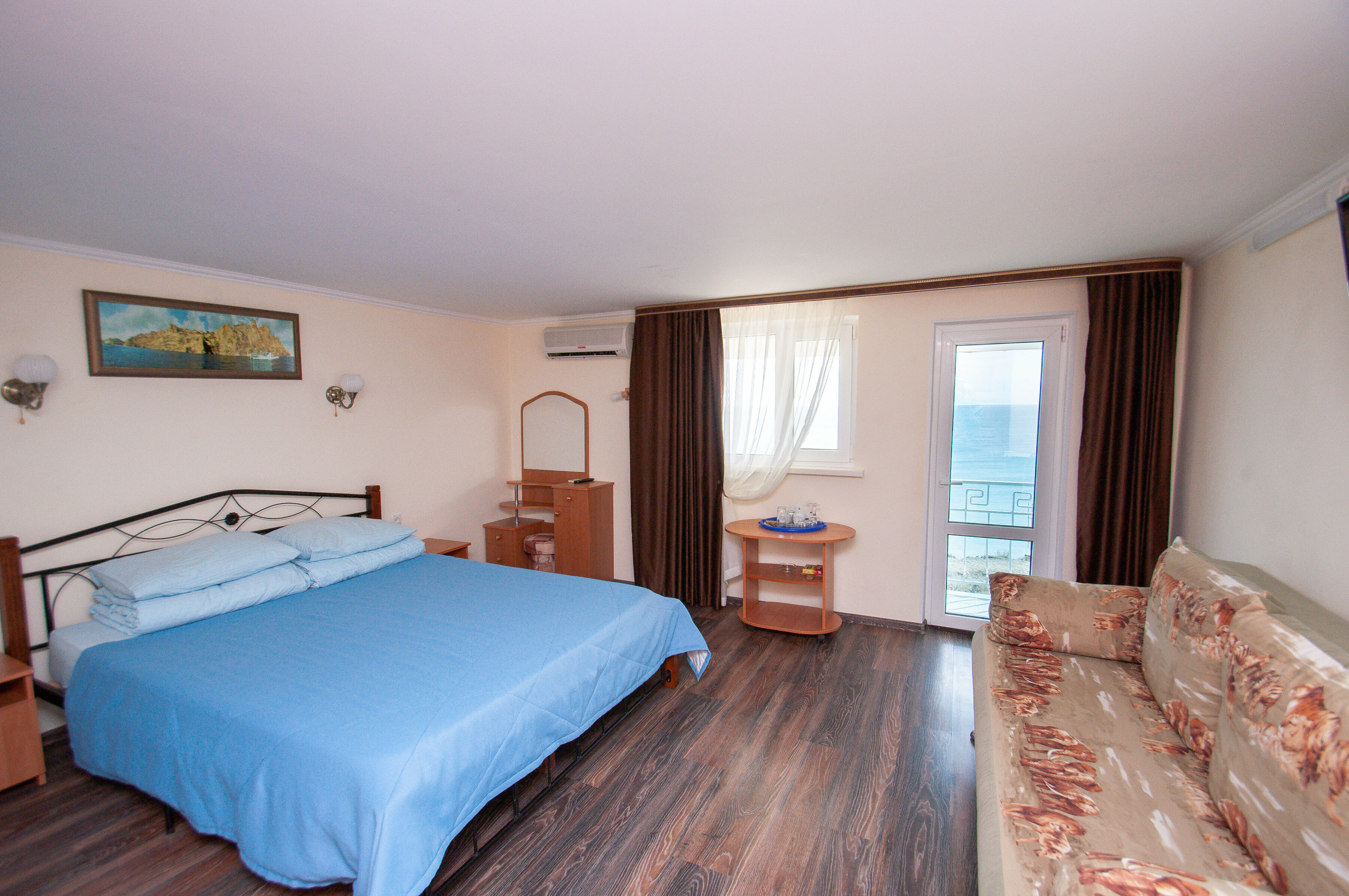 Трехместный номер с видом на море