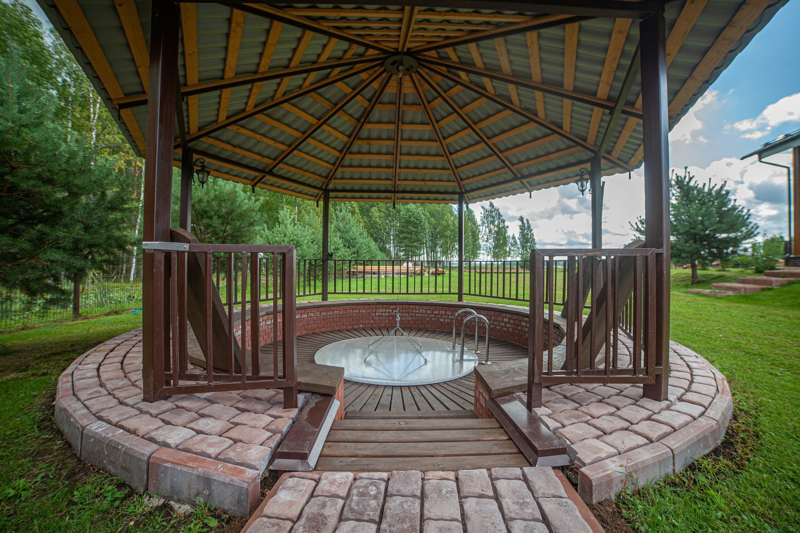 Дом с 4 спальнями