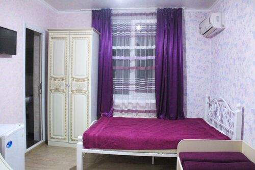 Трехместный номер с видом на сад в Весенний