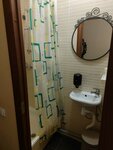 Стандарт с 1 двуспальной кроватью,  туалетом и душем в Апартаменты на Невском 136