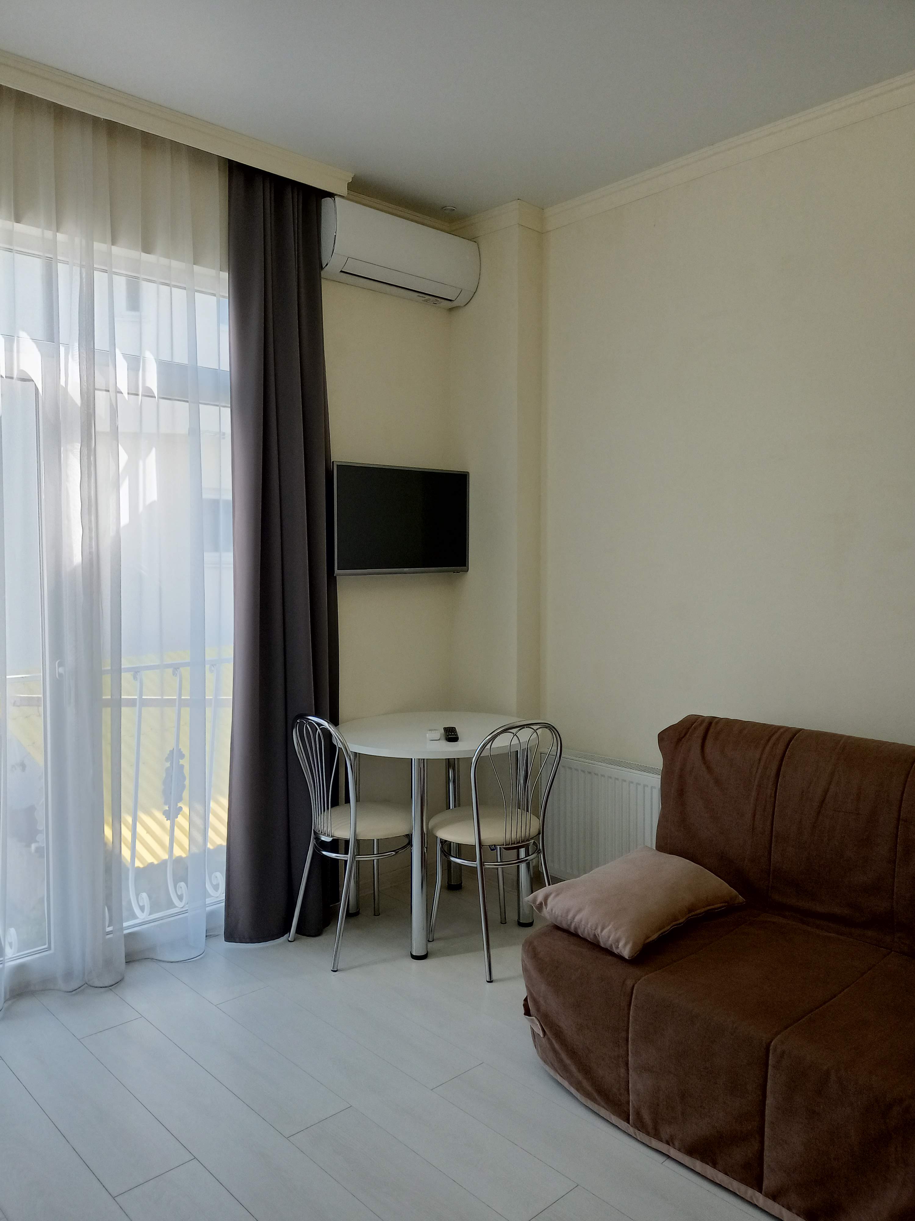 Номер-студия с диваном-кроватью