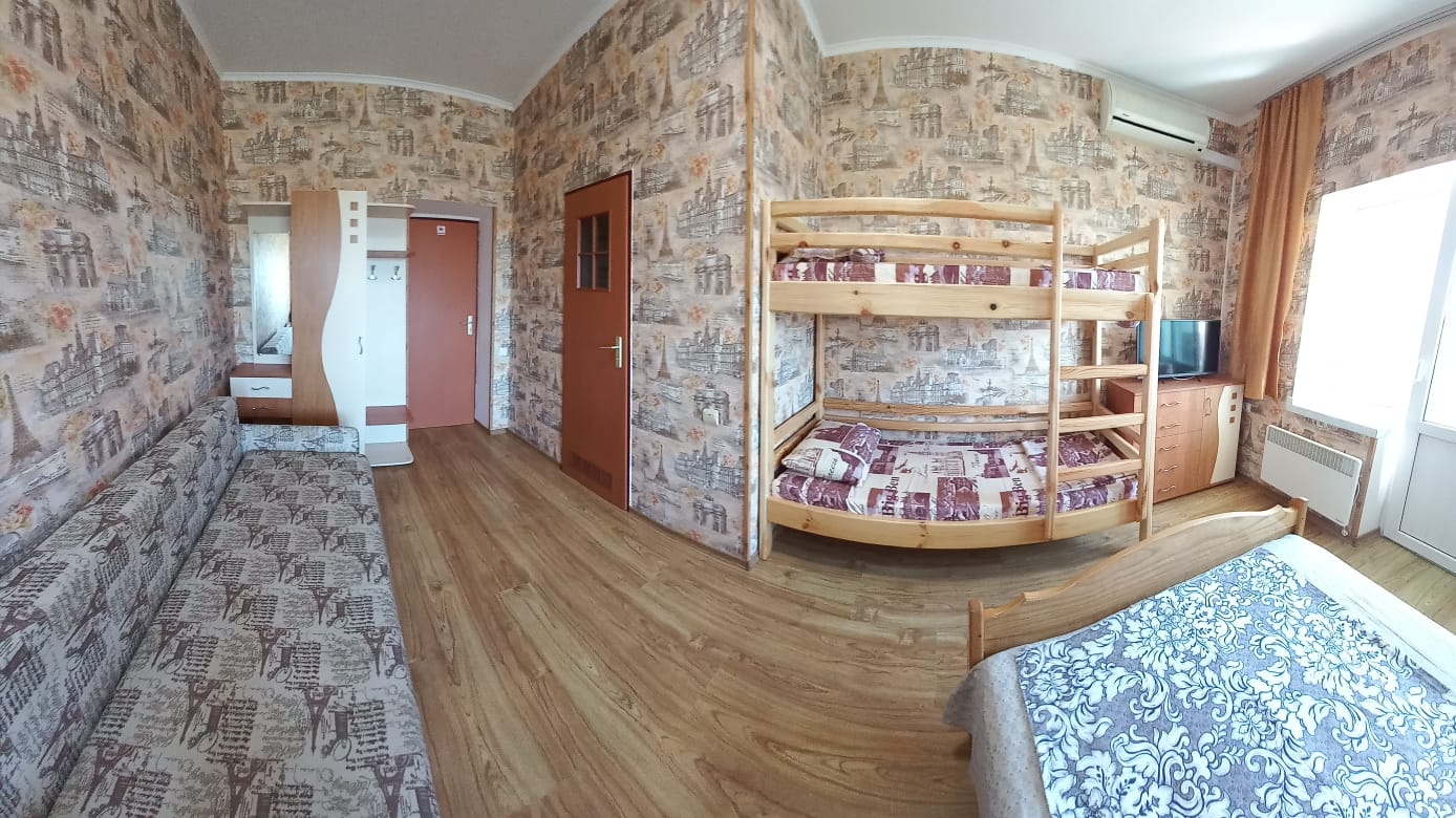 Семейный номер с балконом