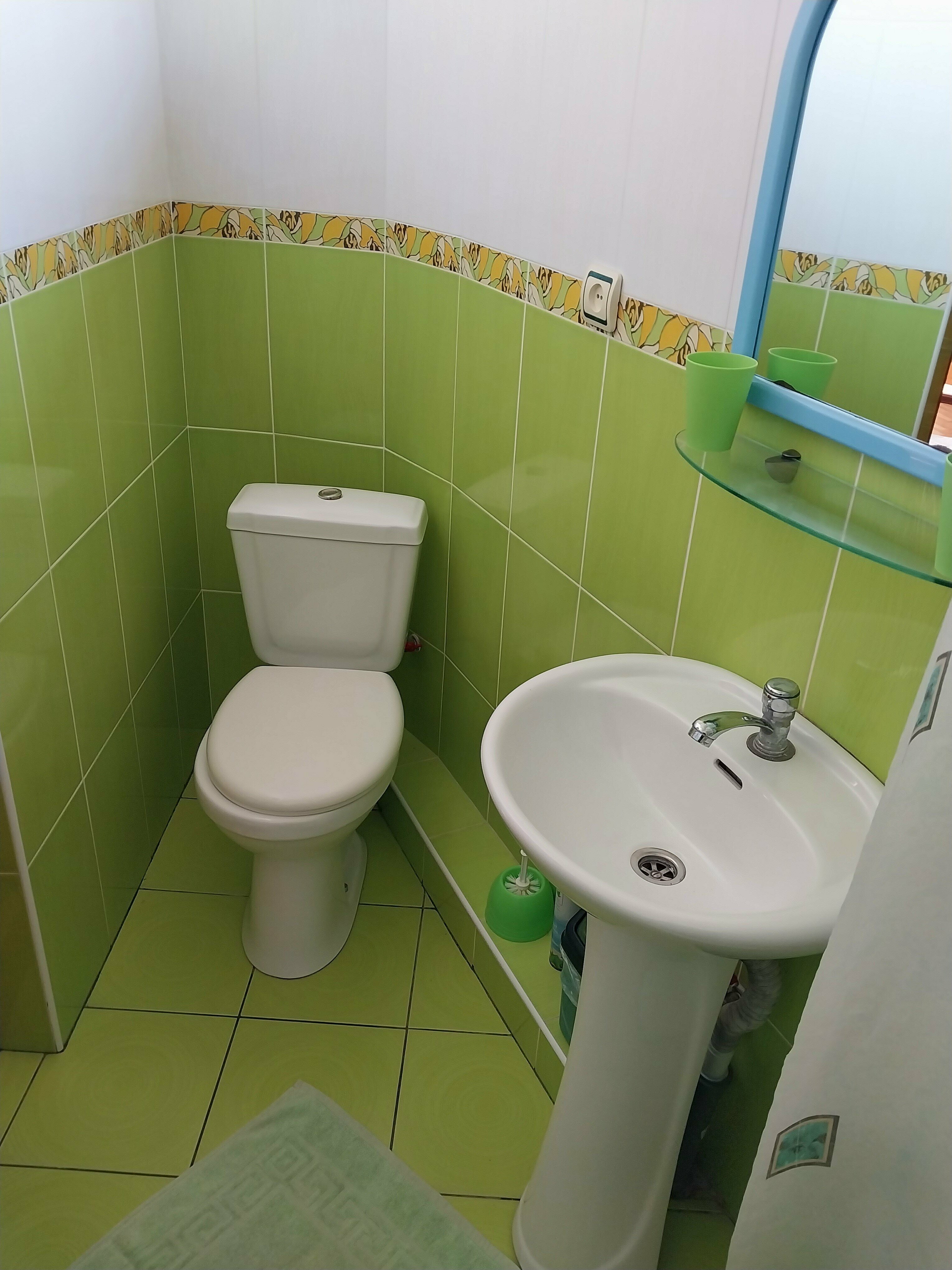 Семейный номер с боковым видом на море