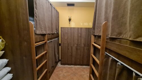 Место в 6-ти местном мужском номере в Hostel Jan