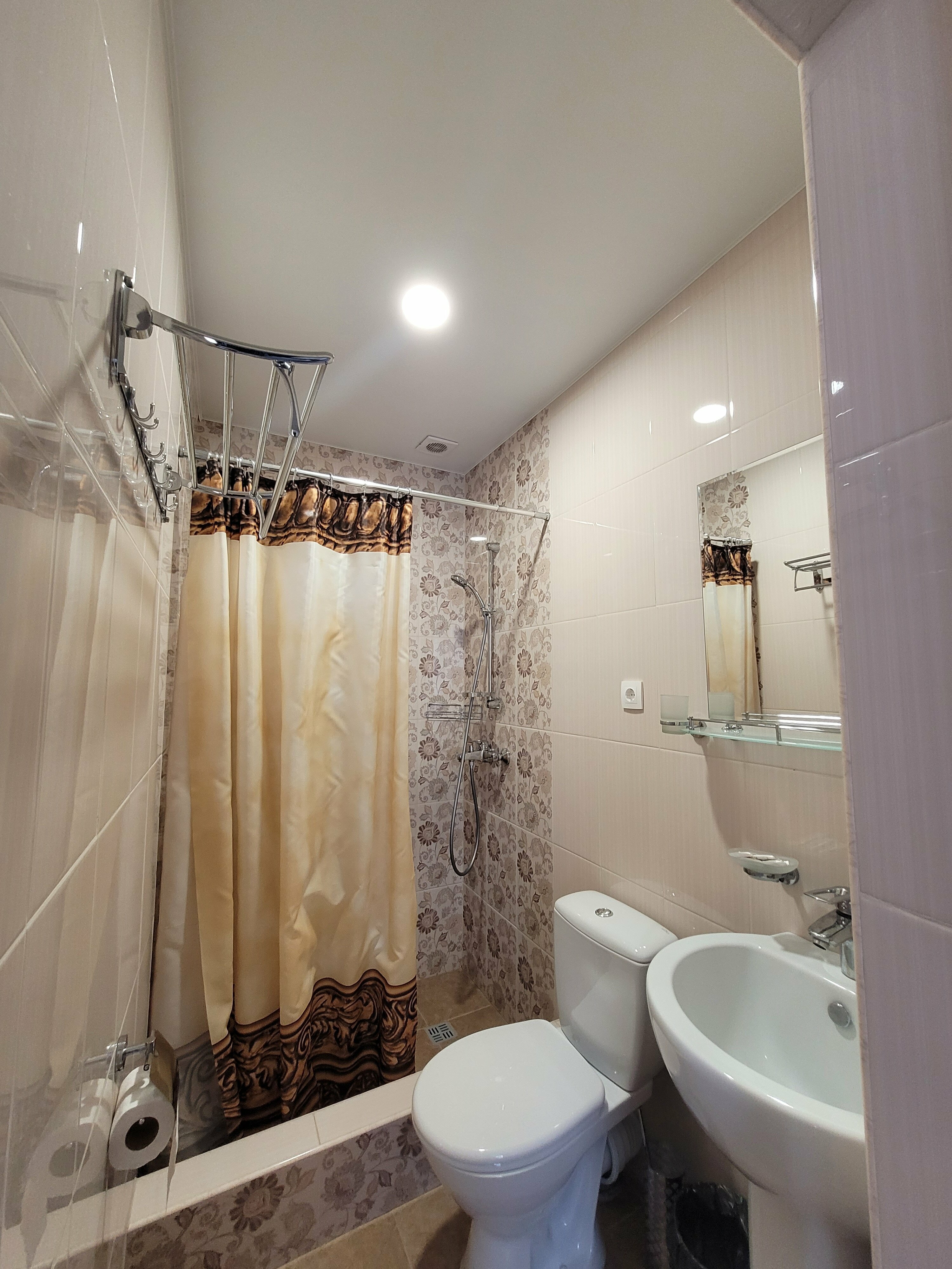 Семейный номер с видом на горы