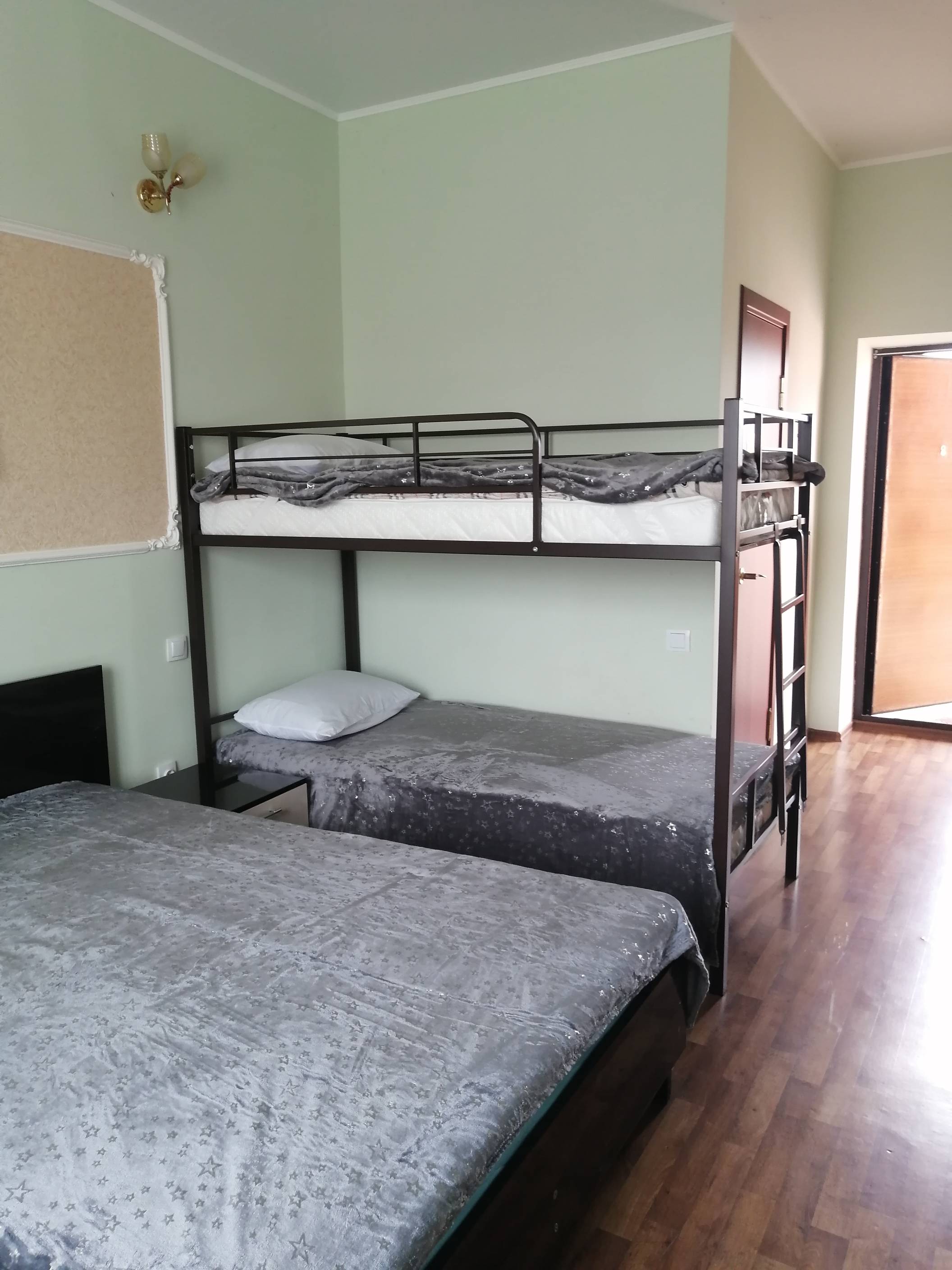 Улучшенный четырехместный номер