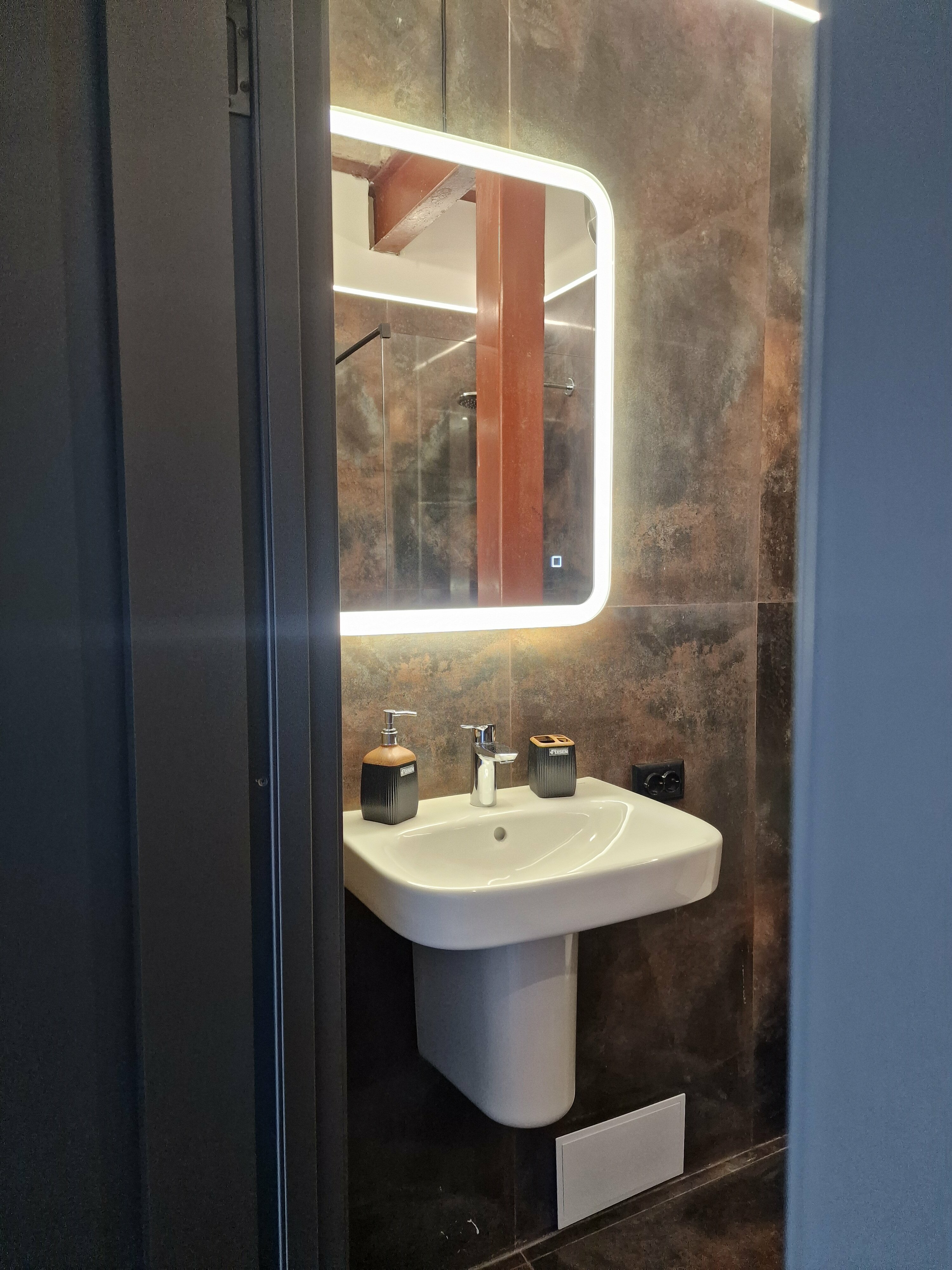 Стандартный номер с 2 односпальными кроватями и диваном