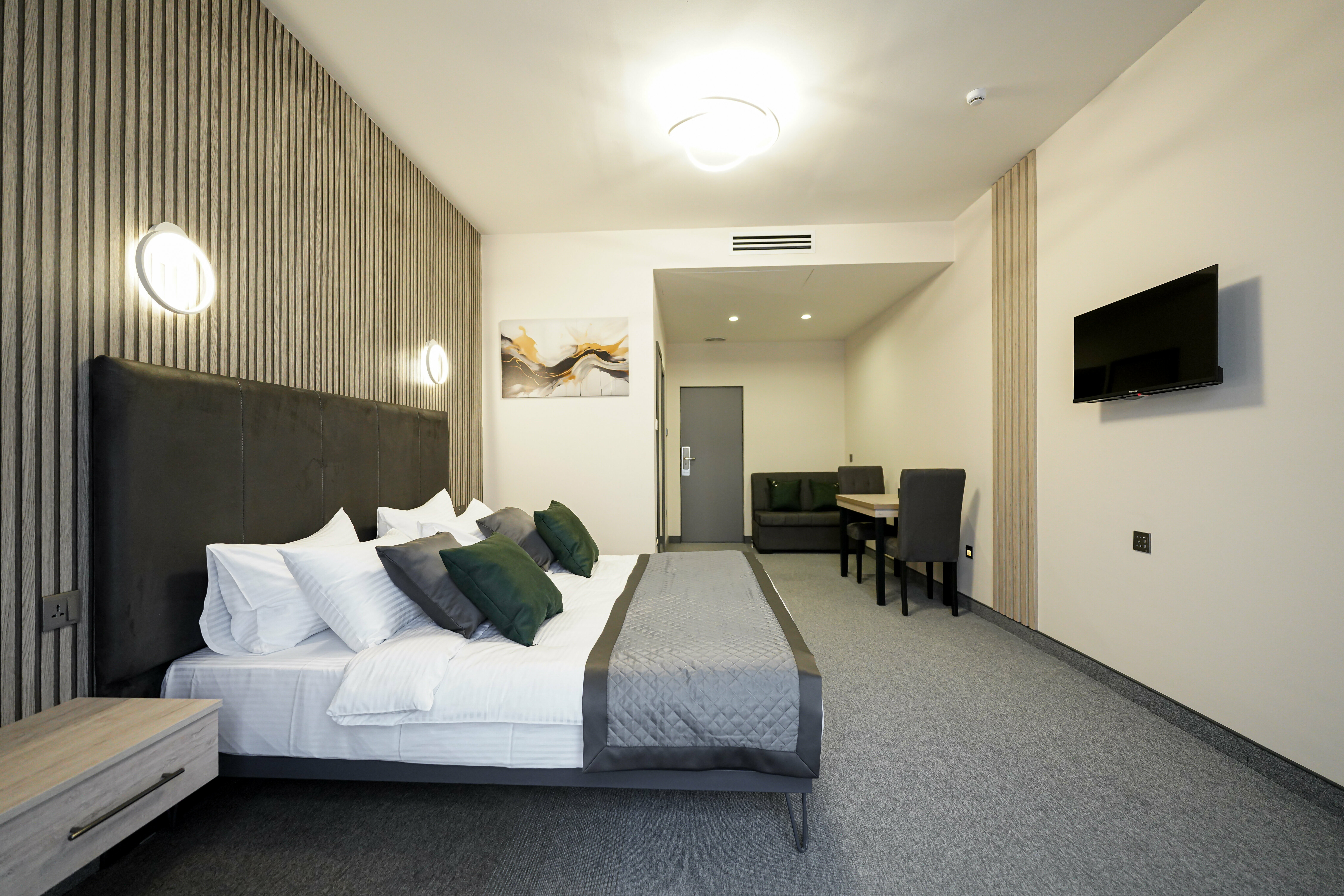 Улучшенный номер с кроватью размера «king-size»