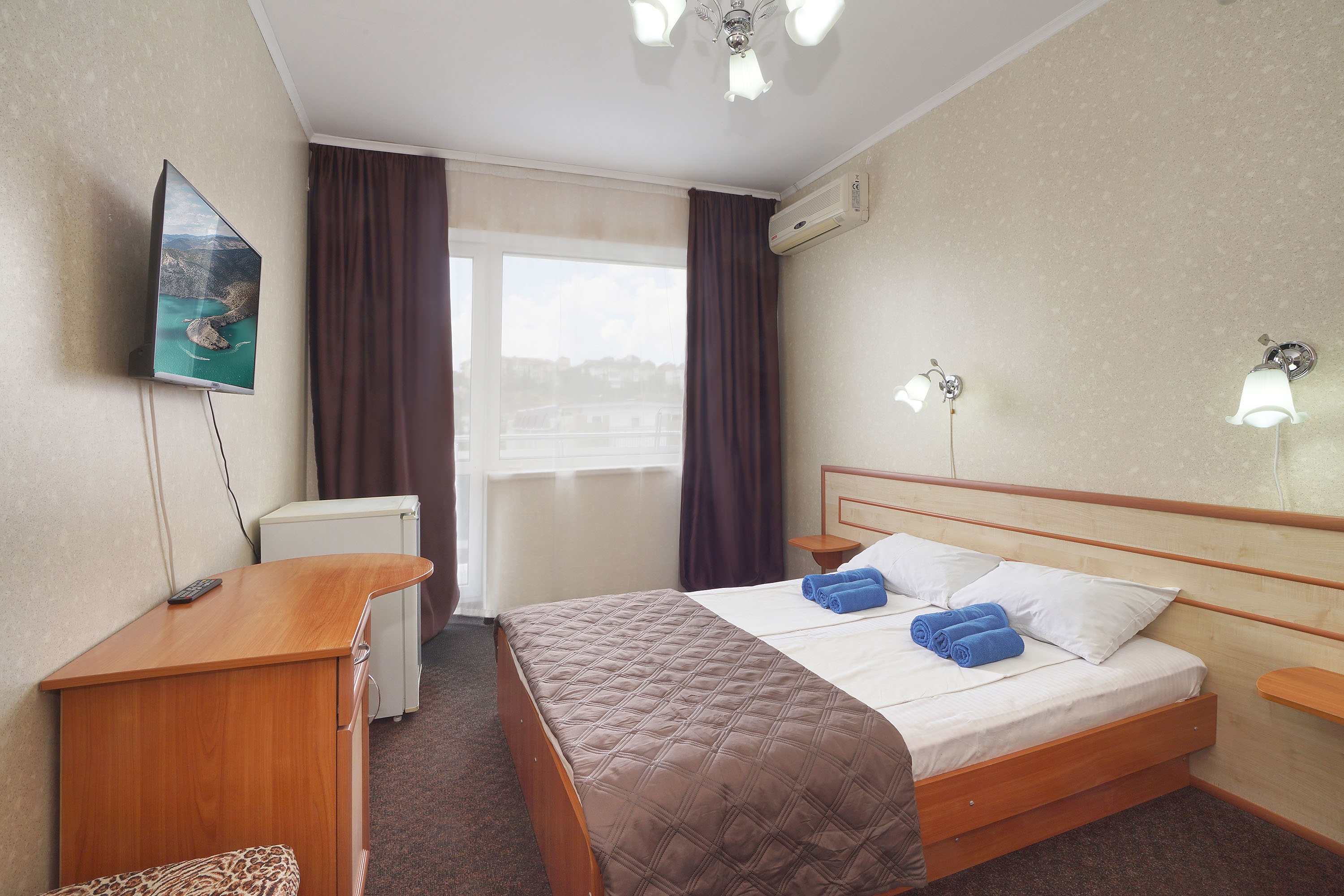 Двухместный номер с 1 кроватью или 2 отдельными кроватями и балконом