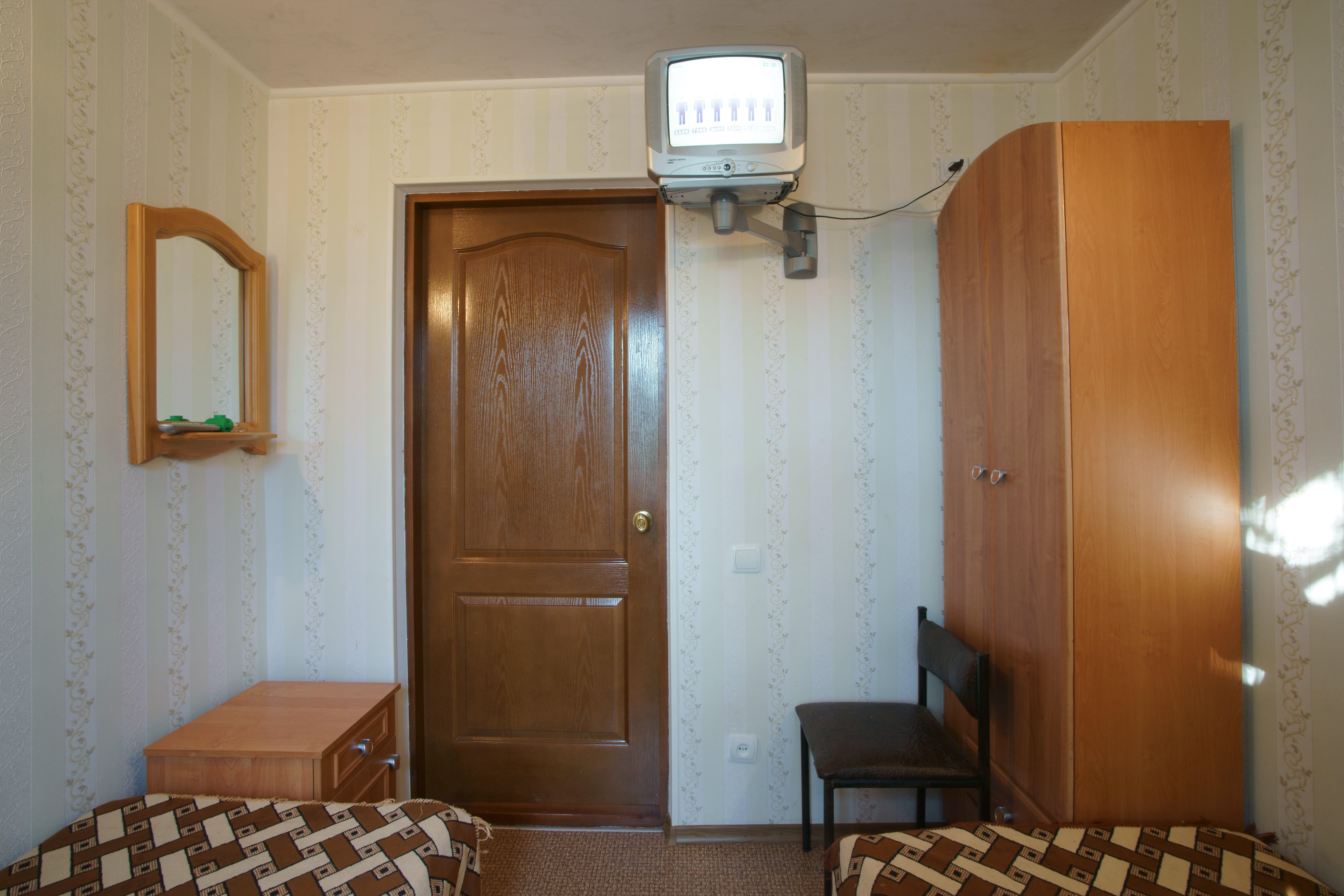 Двухместный номер эконом-класса с 2 отдельными кроватями