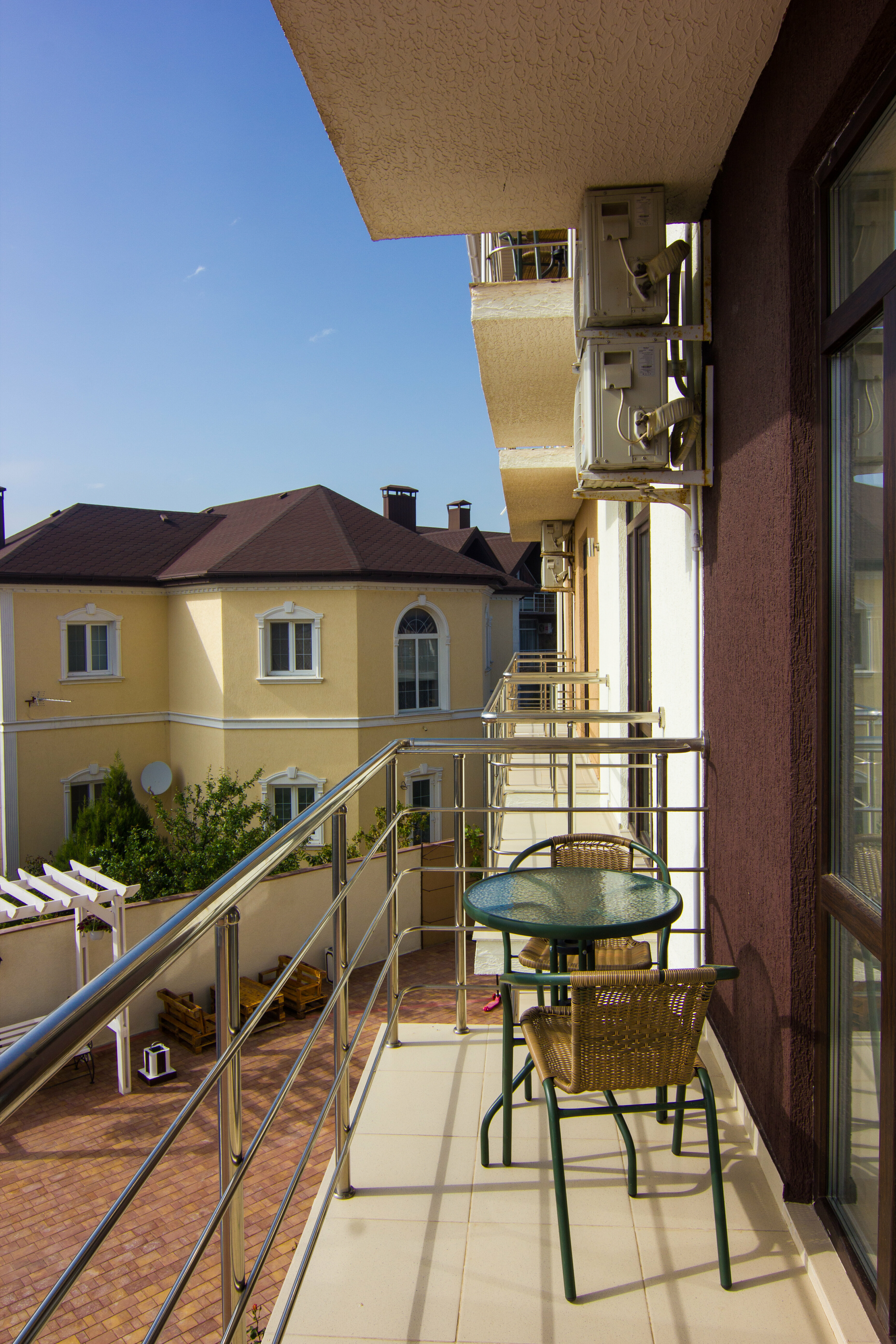 Трехместный номер с балконом