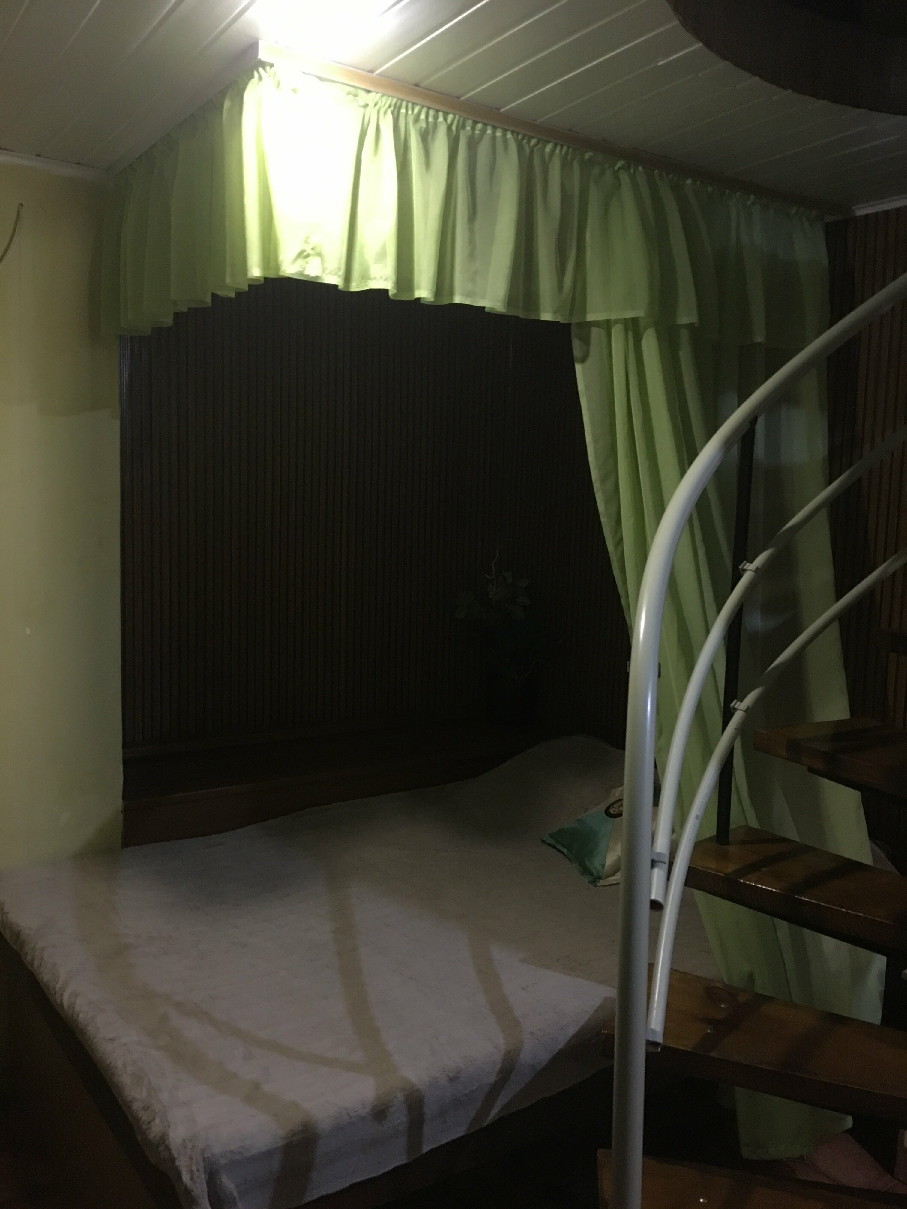 Двухуровневый четырехместный номер