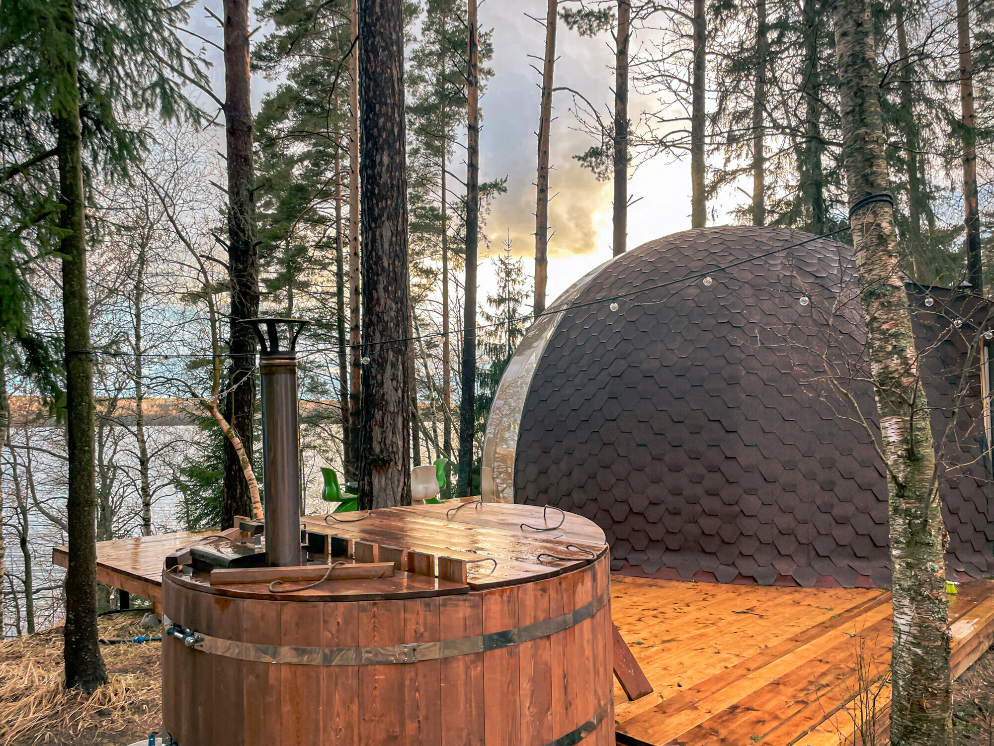 Трехместный номер с видом на озеро