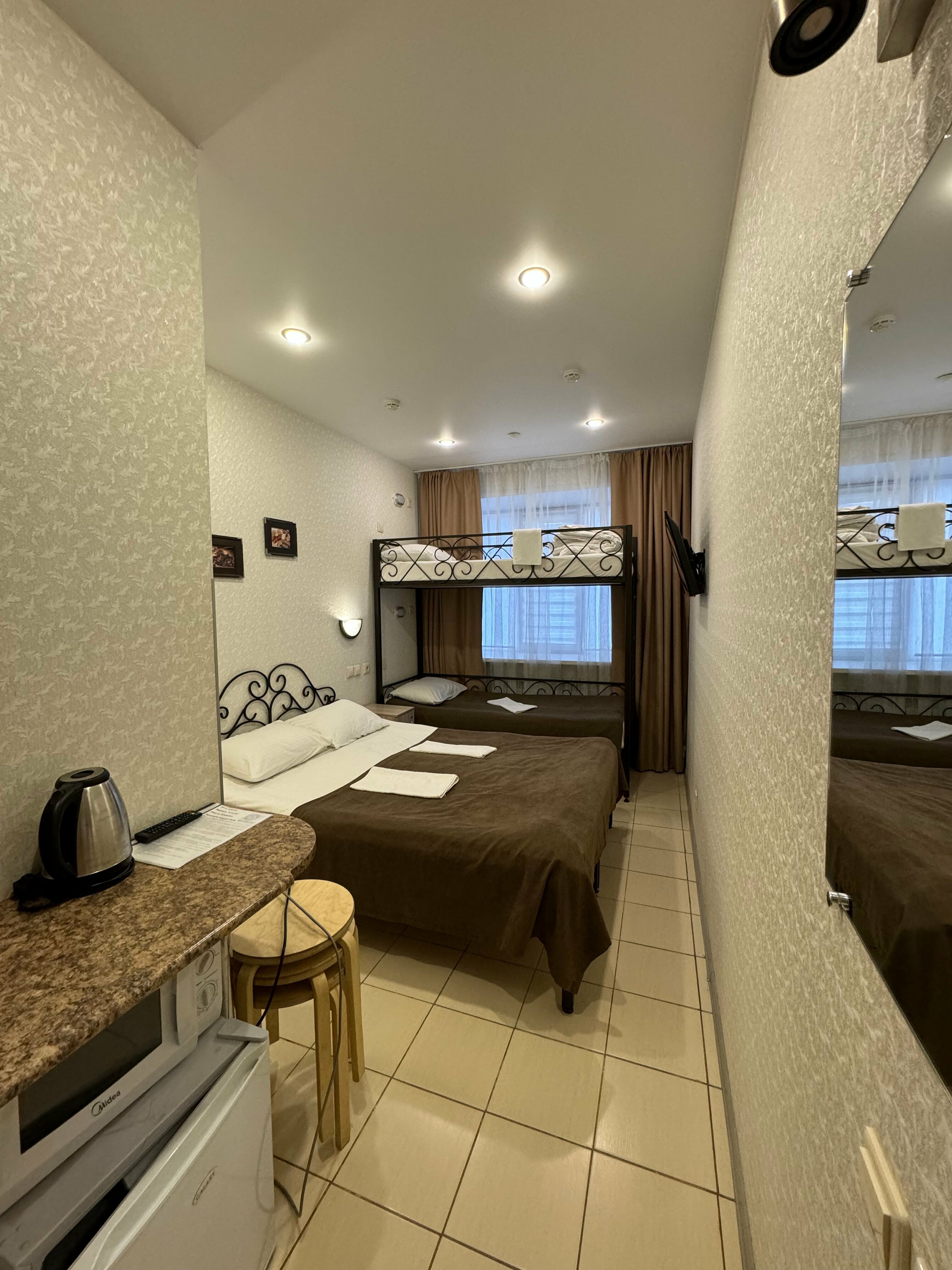 Cемейный номер с собственной ванной комнатой