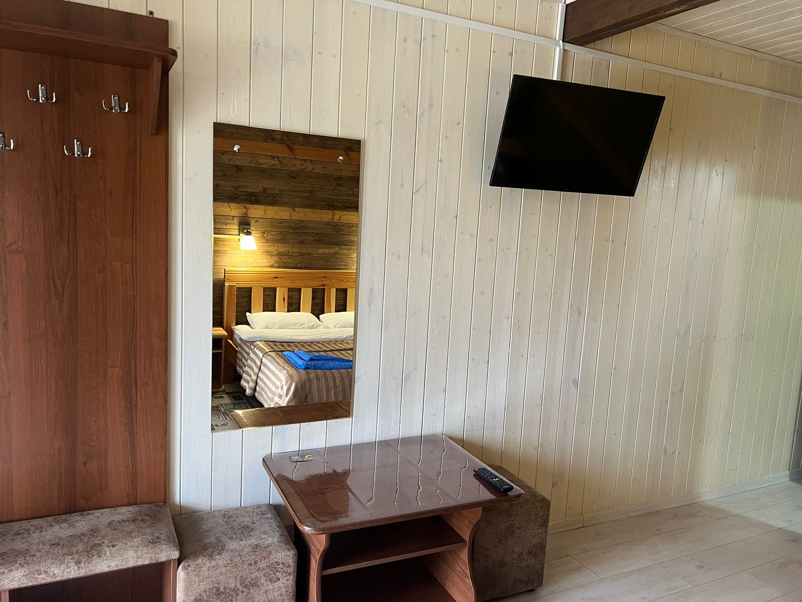 Трехместный номер с видом на горы