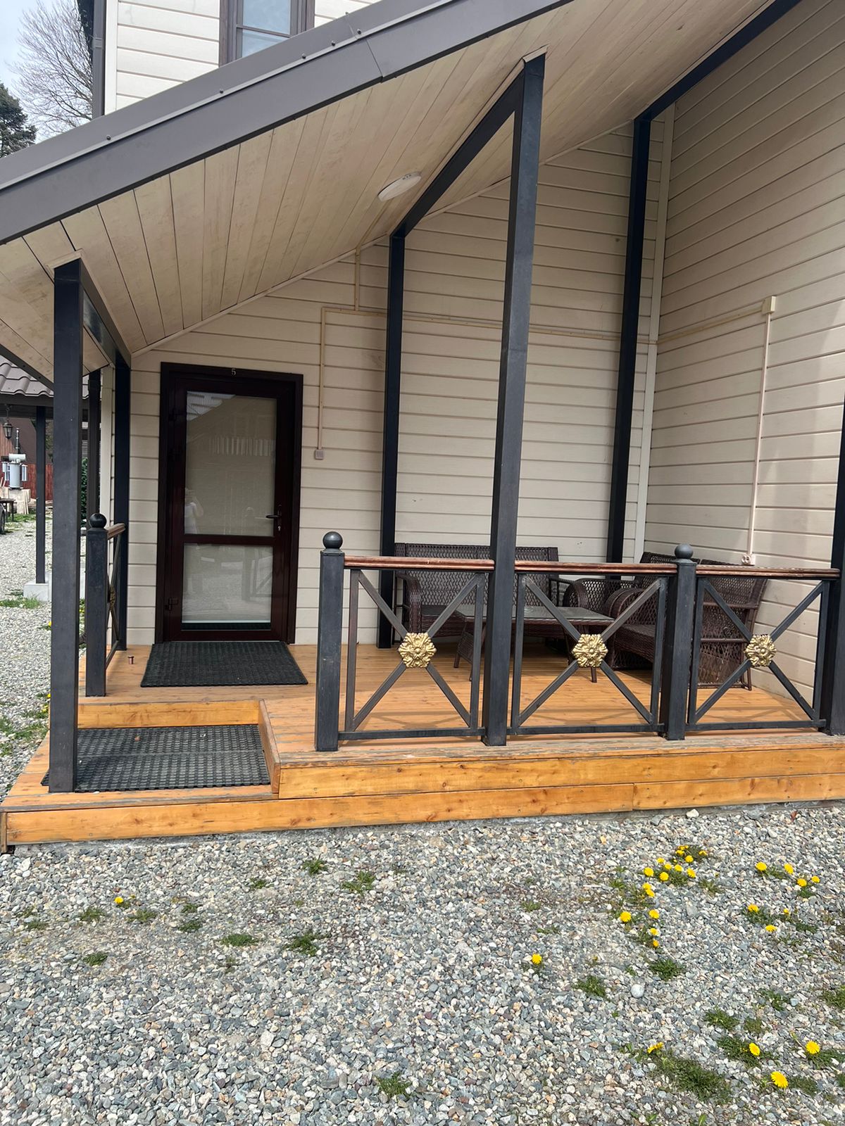 Четырехместный номер с видом на горы