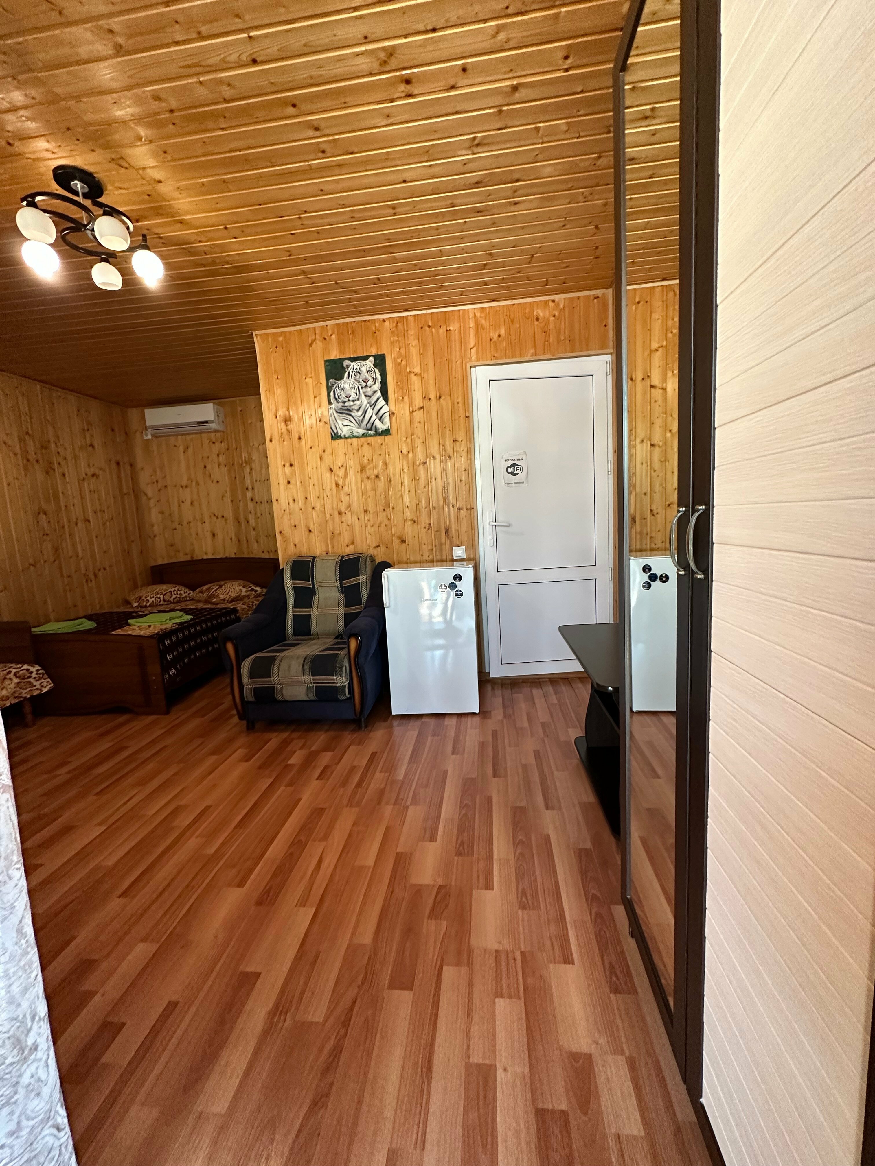 Дом с балконом