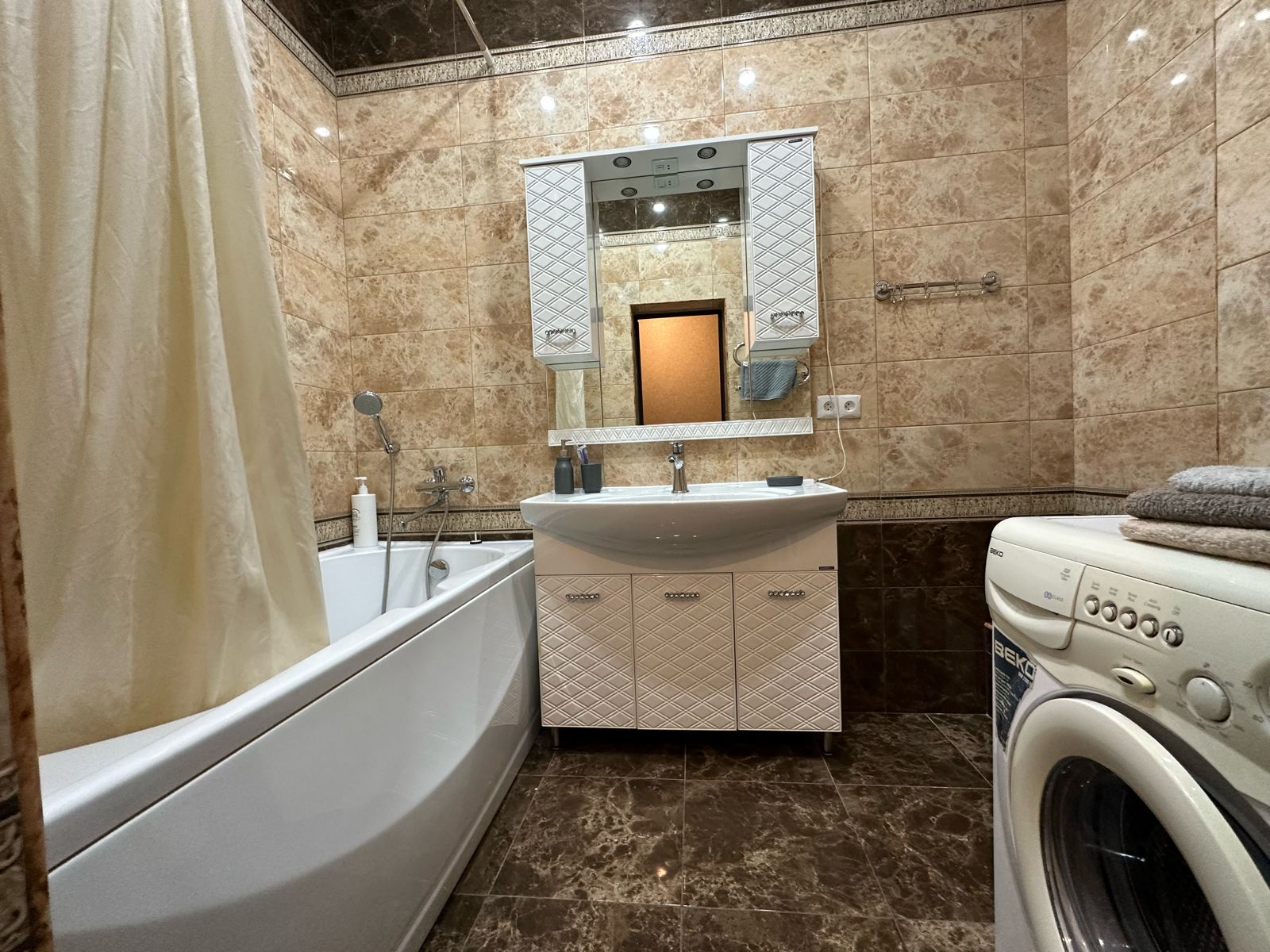 Двухместный номер с 2 отдельными кроватями и балконом