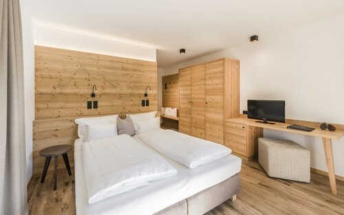 Двухместный номер «Комфорт» с 1 двуспальной кроватью в Hotel Weisses Rossl