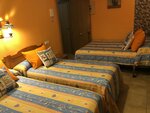 Двухместный номер базового типа с 1 двуспальной кроватью, 2 односпальные кровати в Pensión Restaurante Chiki