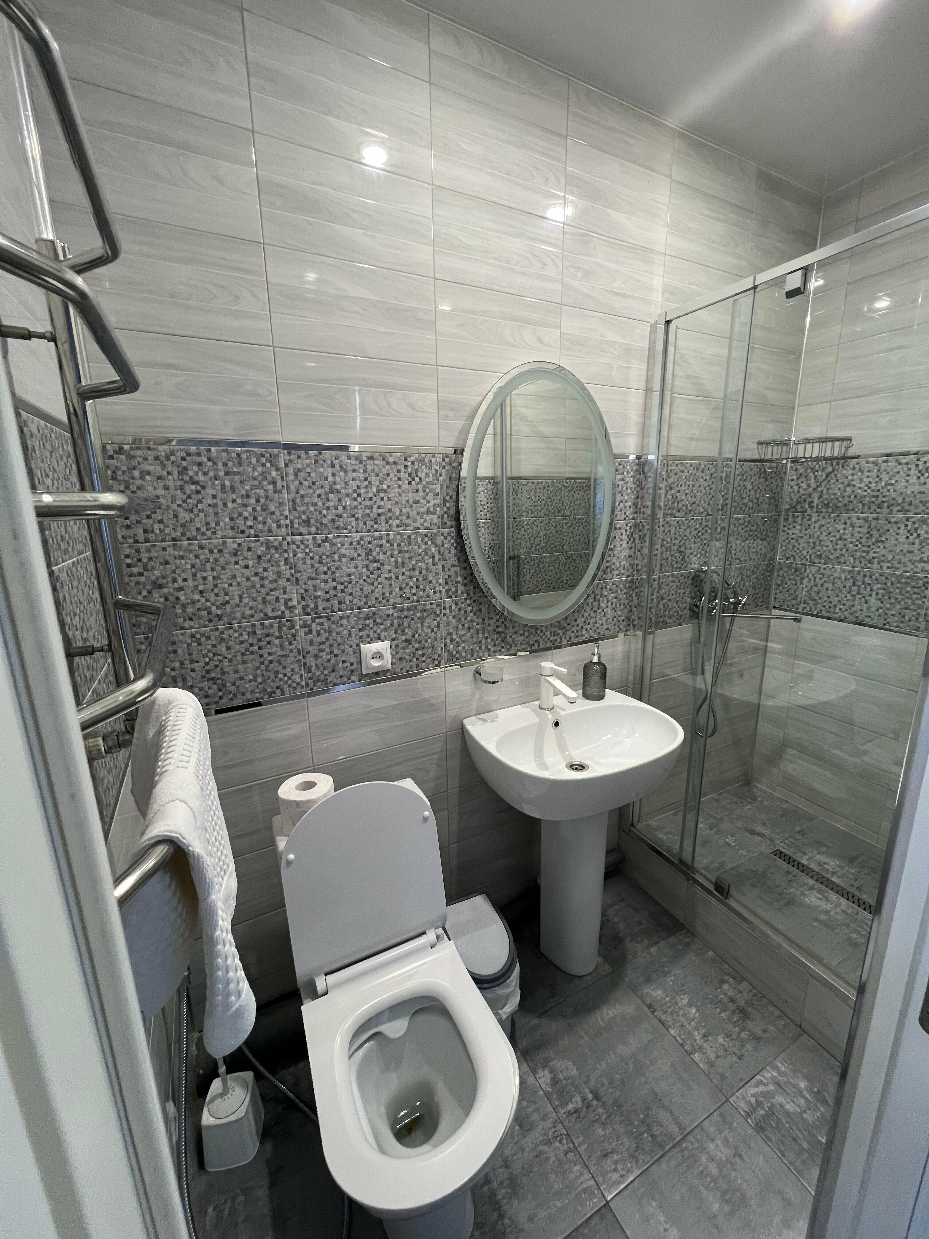 Cемейный номер с собственной ванной комнатой