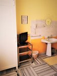 Номер с 2 односпальными кроватями, общая ванная комната в Hotel Serenella