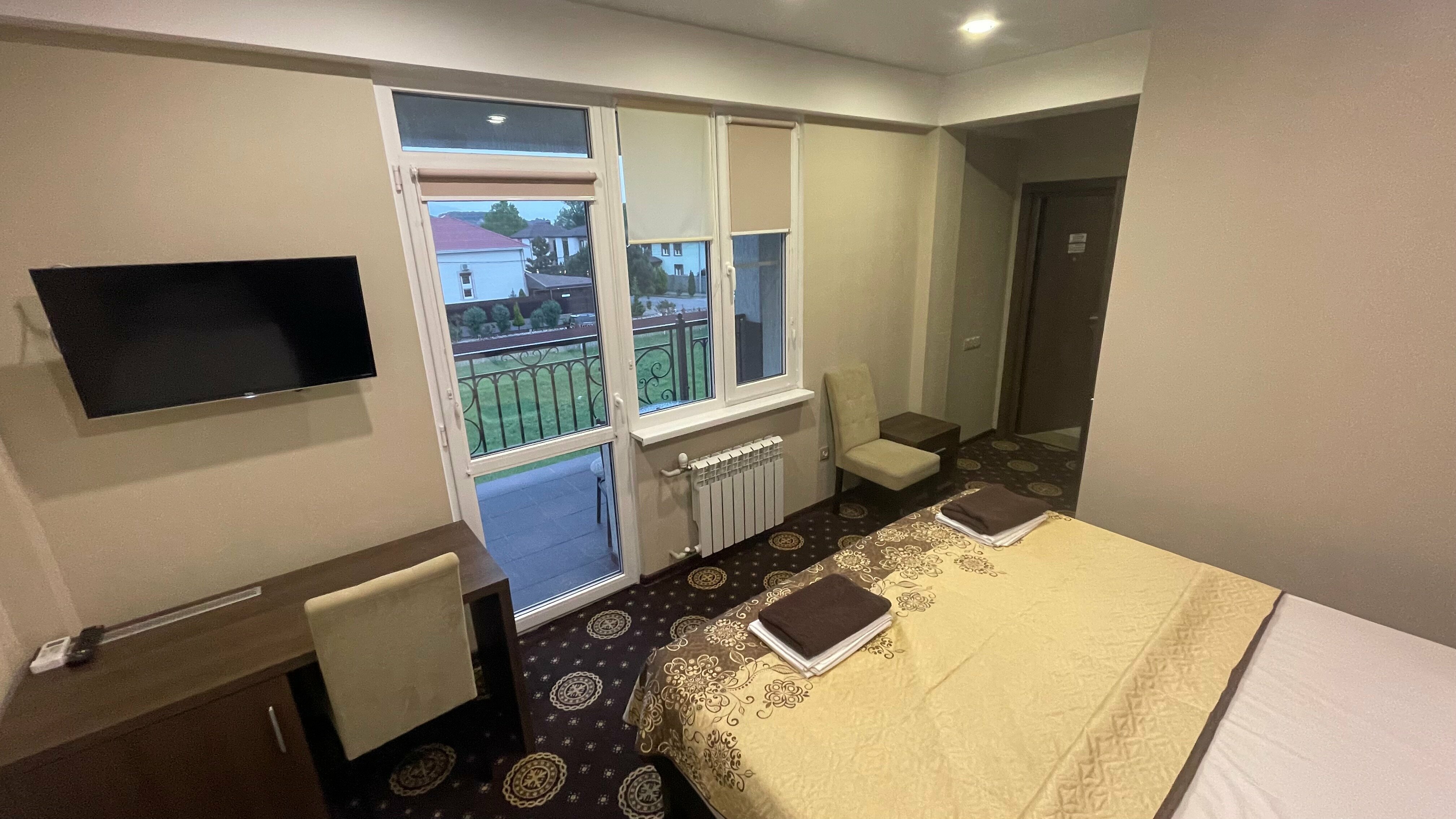 Двухместный номер с 1 кроватью или 2 отдельными кроватями, вид на горы