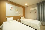 Стандартный двухместный номер с 2 односпальными кроватями в Jeju Stay Hotel