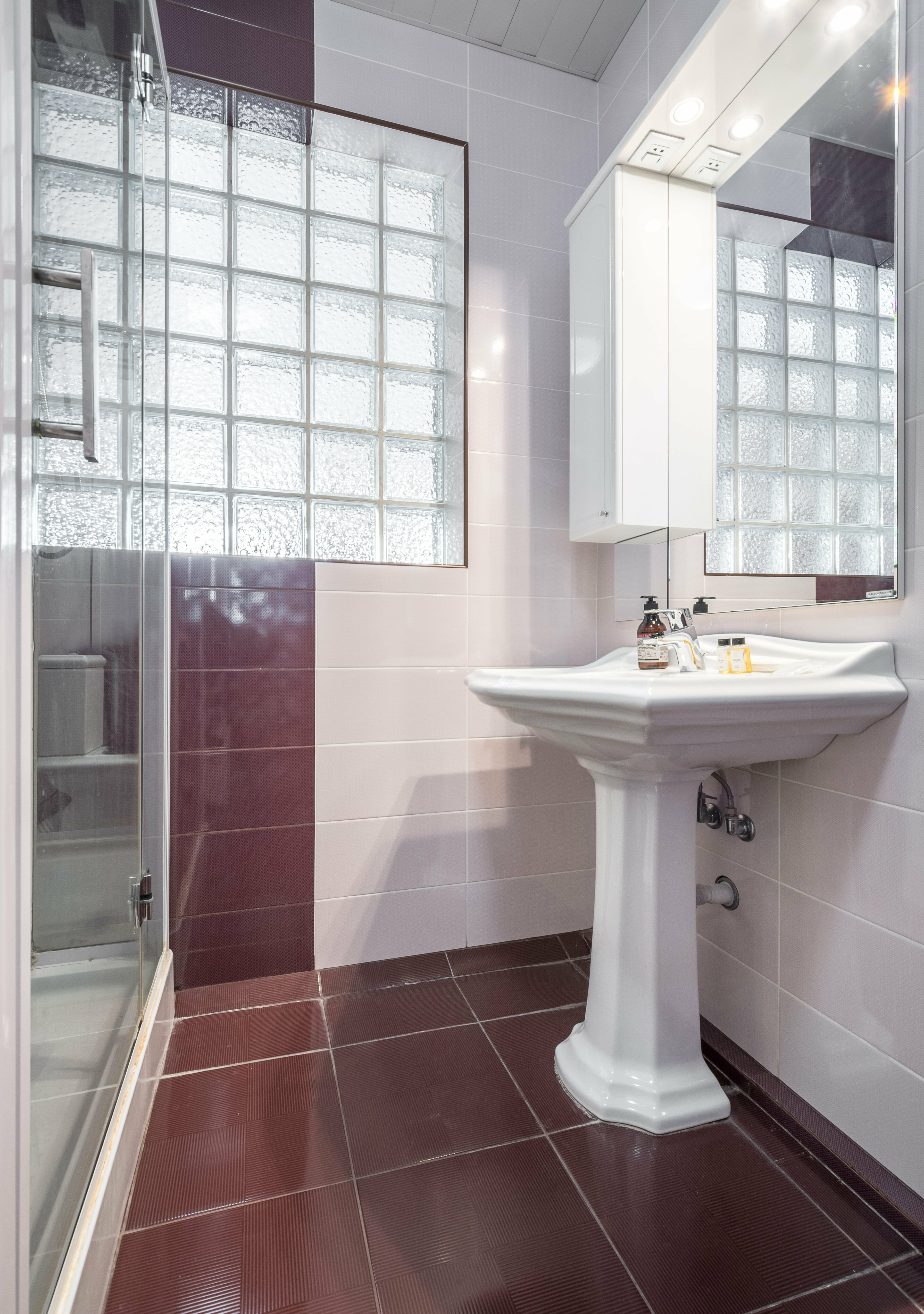 Стандартный номер с доп.местом (стандартная высота потолков — 2,7 м).