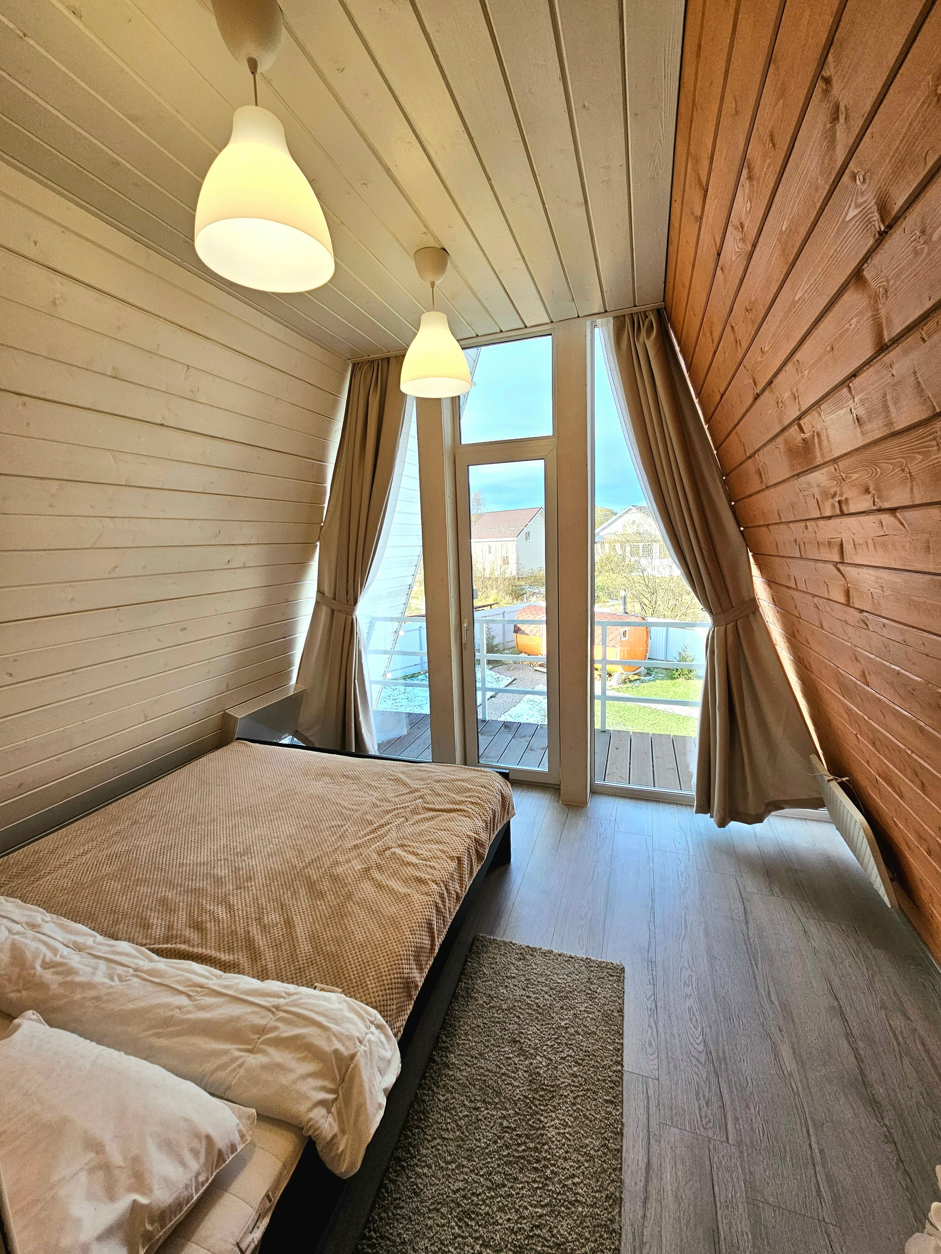 Коттедж с балконом