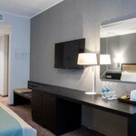 Номер стандарт с 1 двуспальной кроватью в Holiday Inn