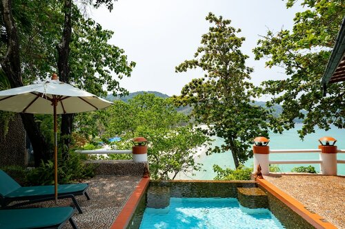 Pool Suite в Mom Tri's Villa Royale