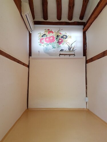 Одноместный номер, вид на внутренний двор в Gongsimga Hanok Guesthouse
