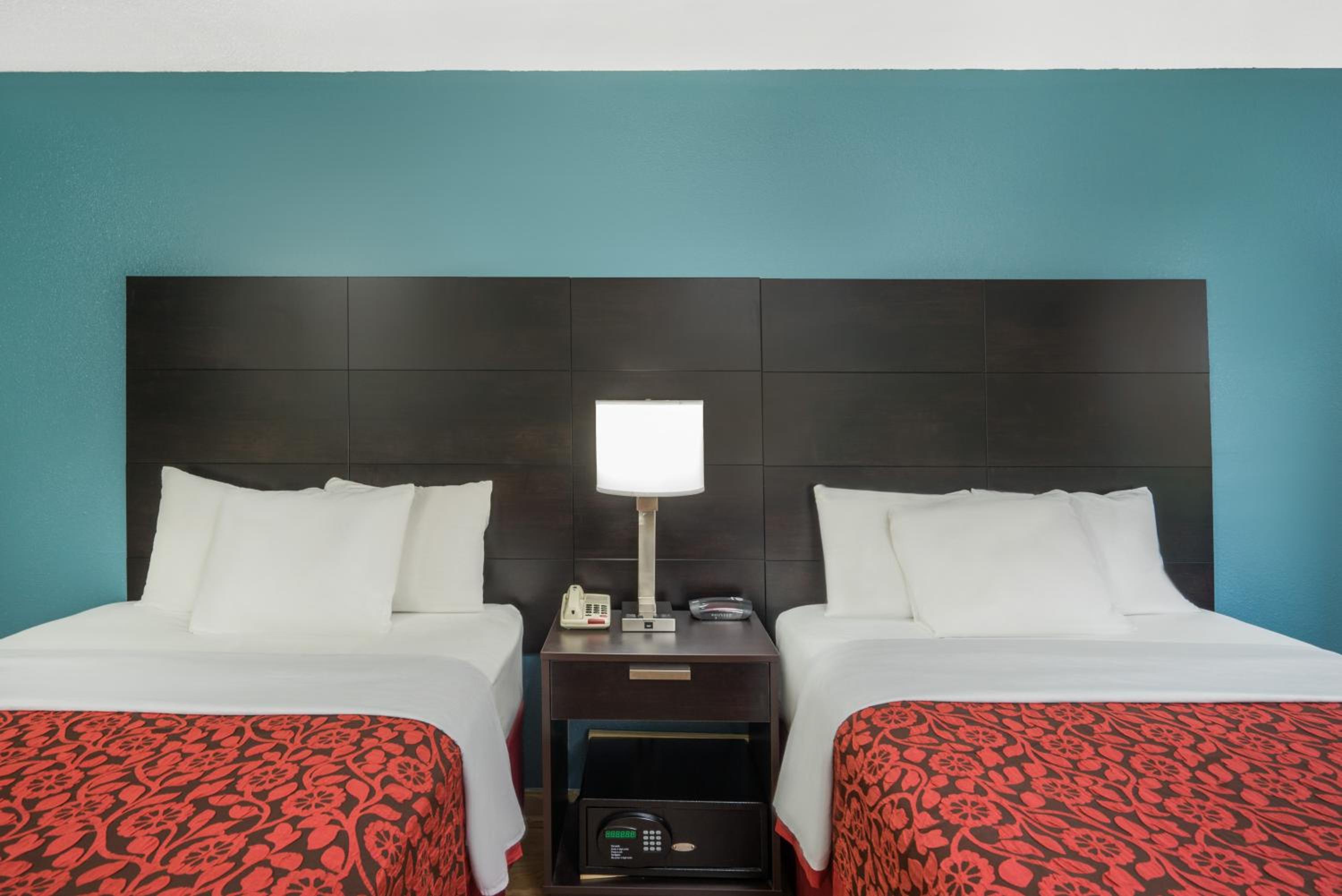 Double Room with Two Double Beds - Non-Smoking