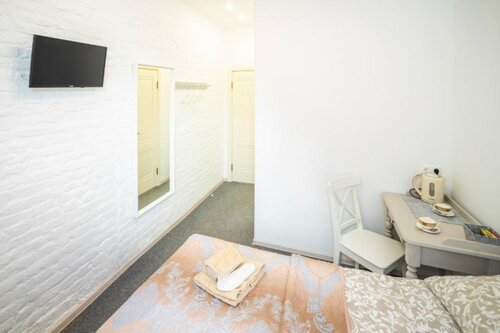 Двухместный номер с 1 кроватью или 2-мя раздельными и собственной ванной комнатой в Bridges SPb Rooms
