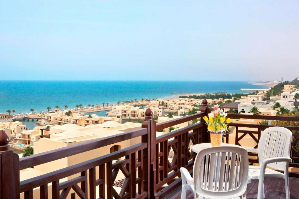 Отель the cove rotana resort