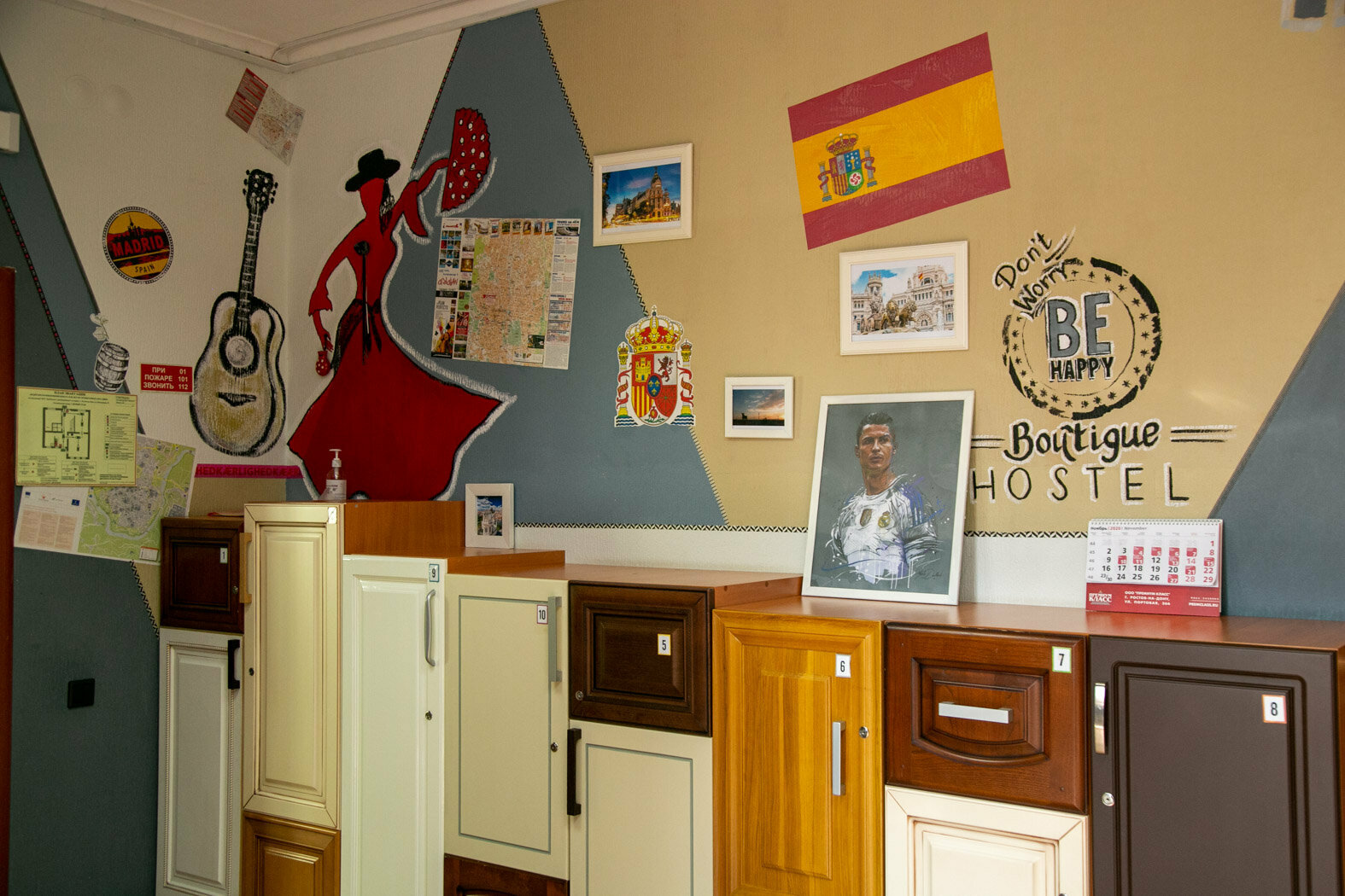 Спальное место на двухъярусной кровати в общем номере для мужчин