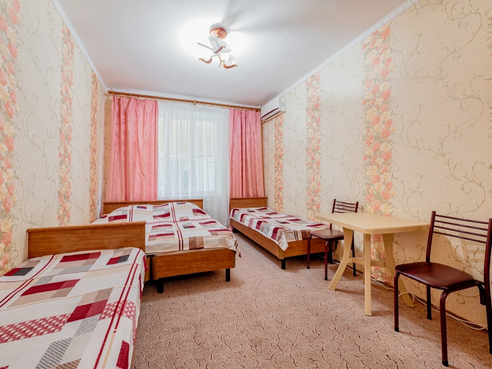 Стандартный четырехместный номер