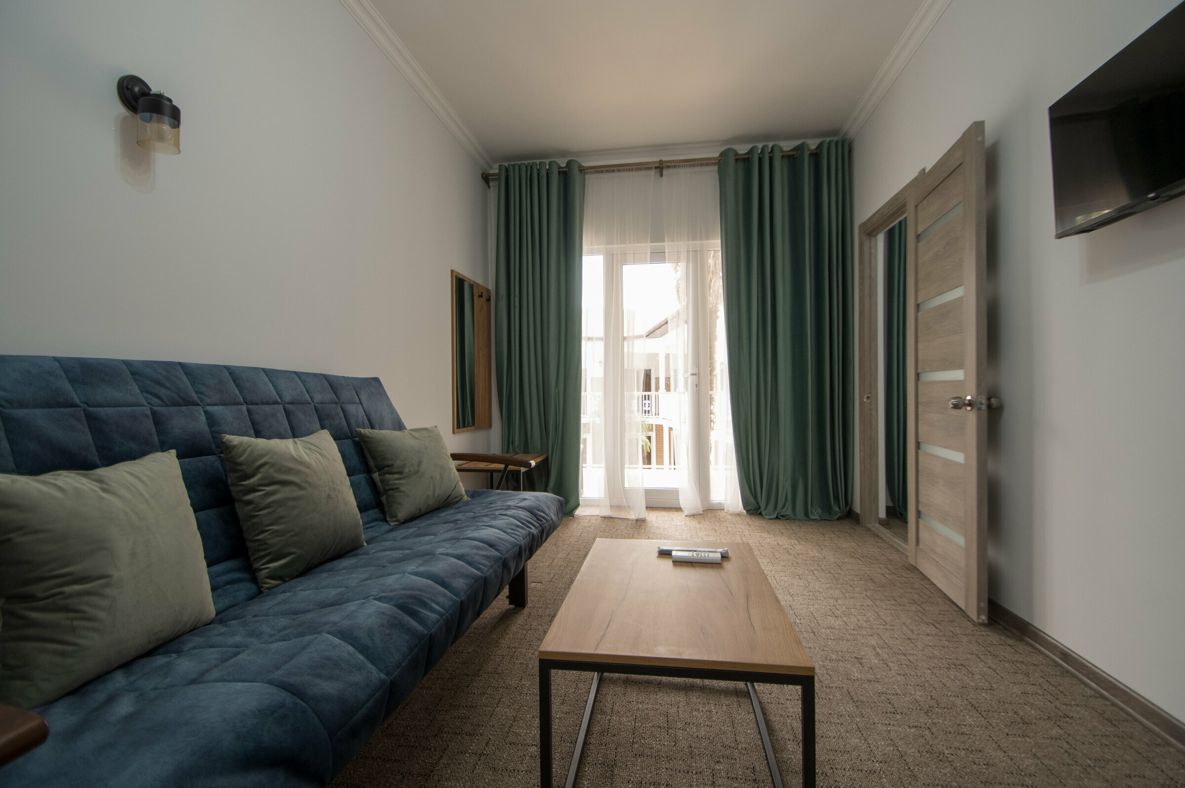 Семейный номер с балконом