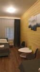 АП208: Апартаменты с ремонтом 208 2-комнатный 1 двухспальная +2 односпальные кровати + диван в Ромашка-club