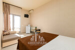 Трёхместный номер с двухспальной кроватью и балконом в Инесса