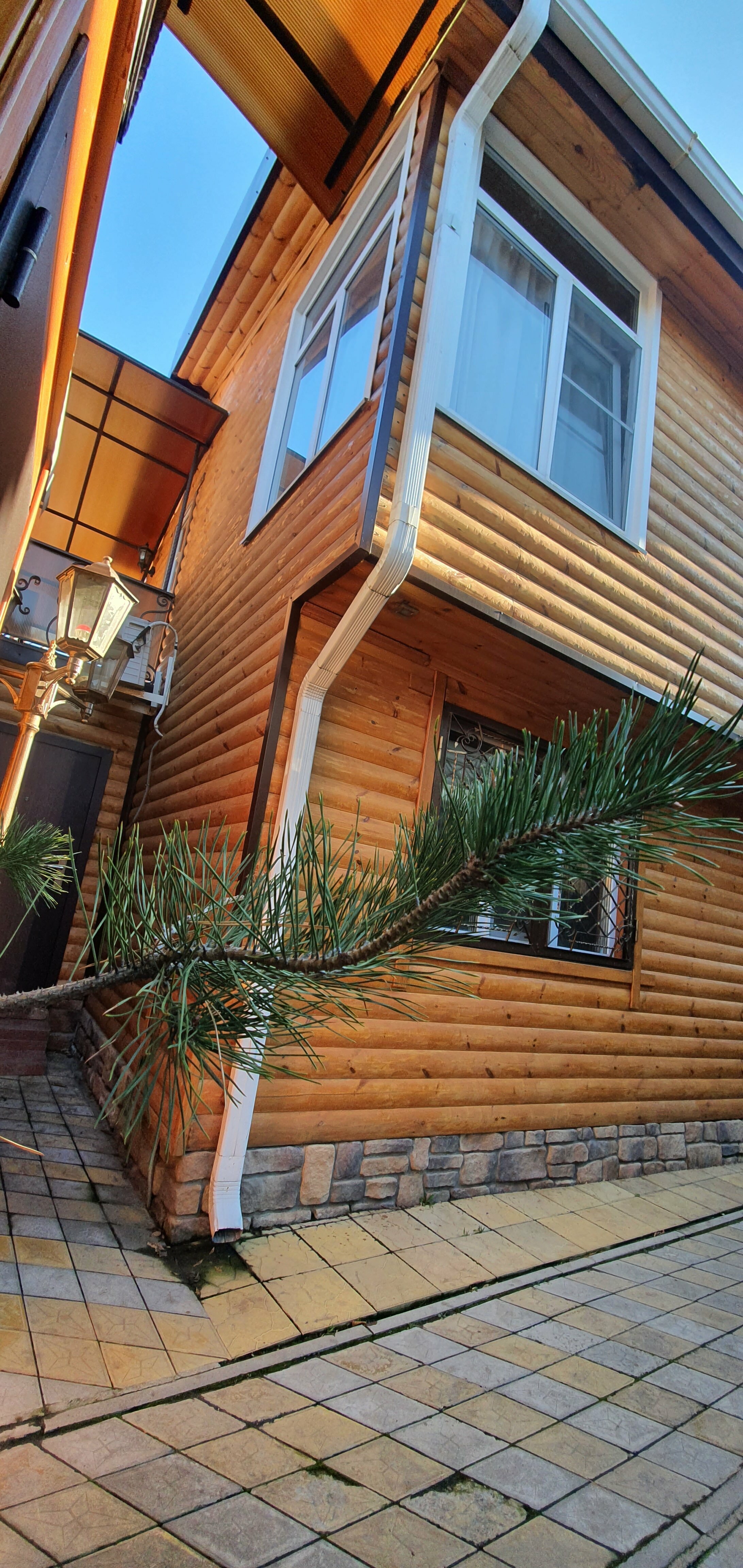 Односпальная кровать в общем мужском номере