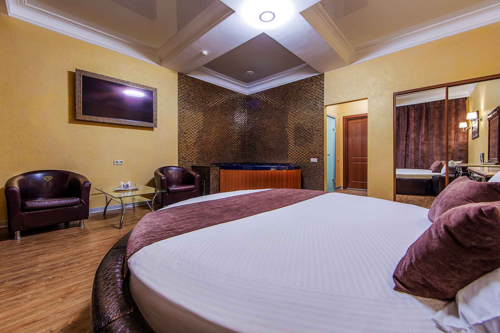 Двухместный номер с 1 кроватью с ванной (только для взрослых)