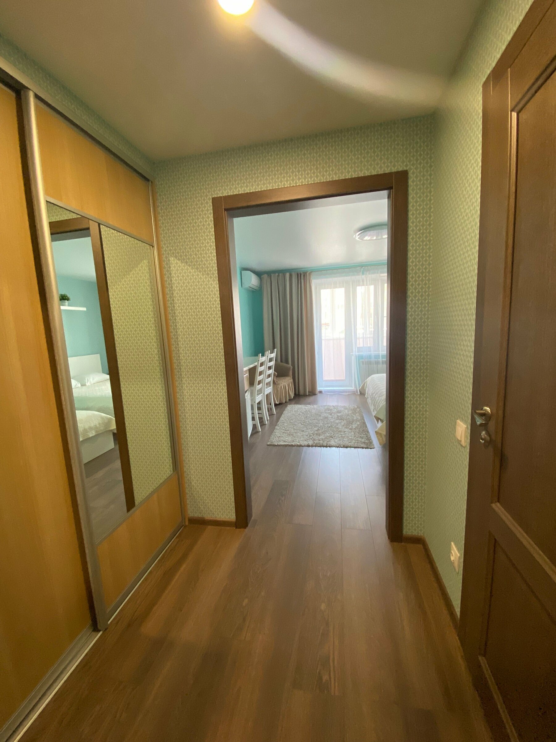 Трехместный номер с балконом