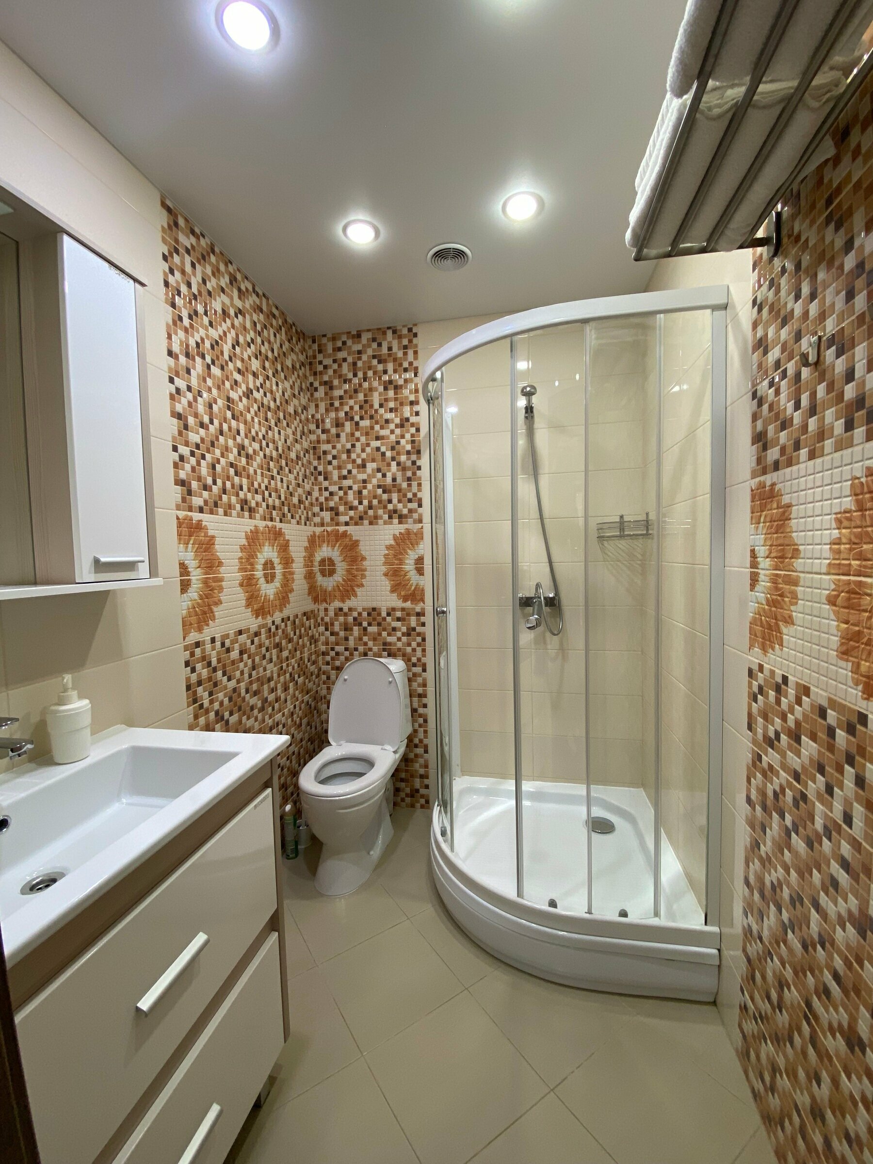 Трехместный номер с балконом