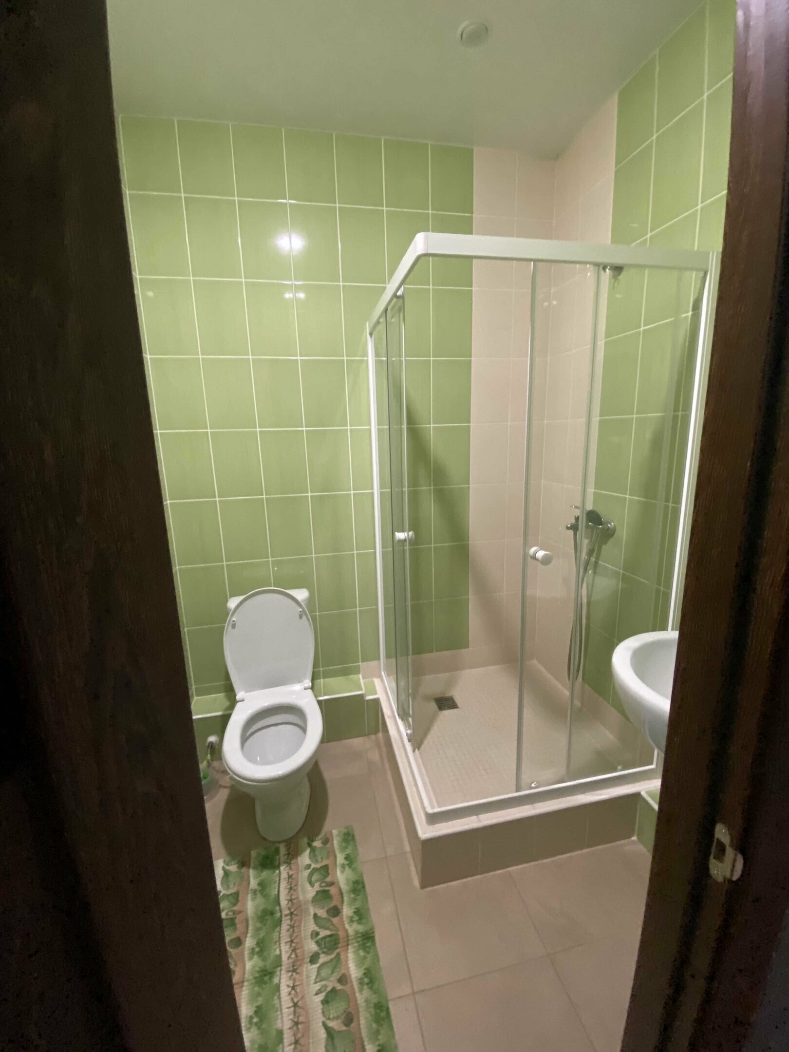 Четырехместный номер с ванной комнатой