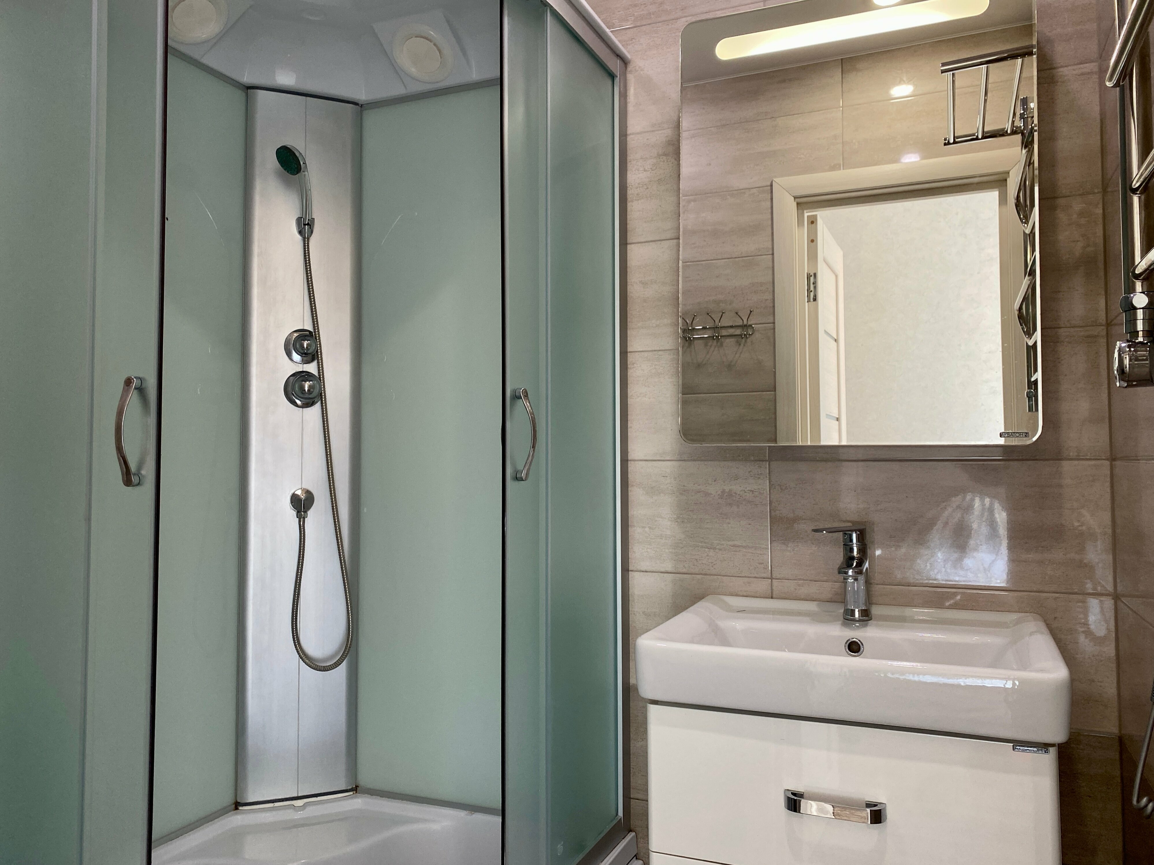 4-х местные апартаменты с балконом в жк c круглогодично подогреваемым бассейном +32 ° "Alicekeys" 13/59