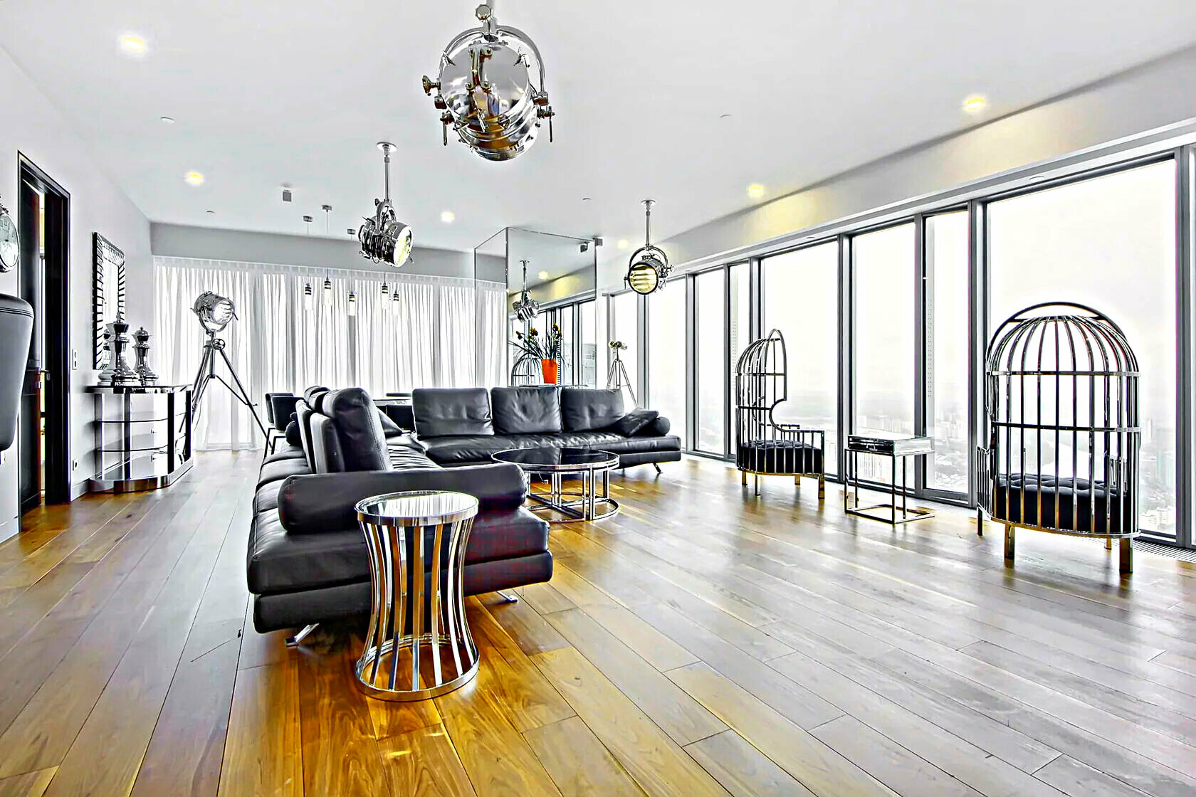 "Sky Loft" — апартаменты с одной спальней и роскошной угловой гостиной на 63-м этаже  башни "ОКО"