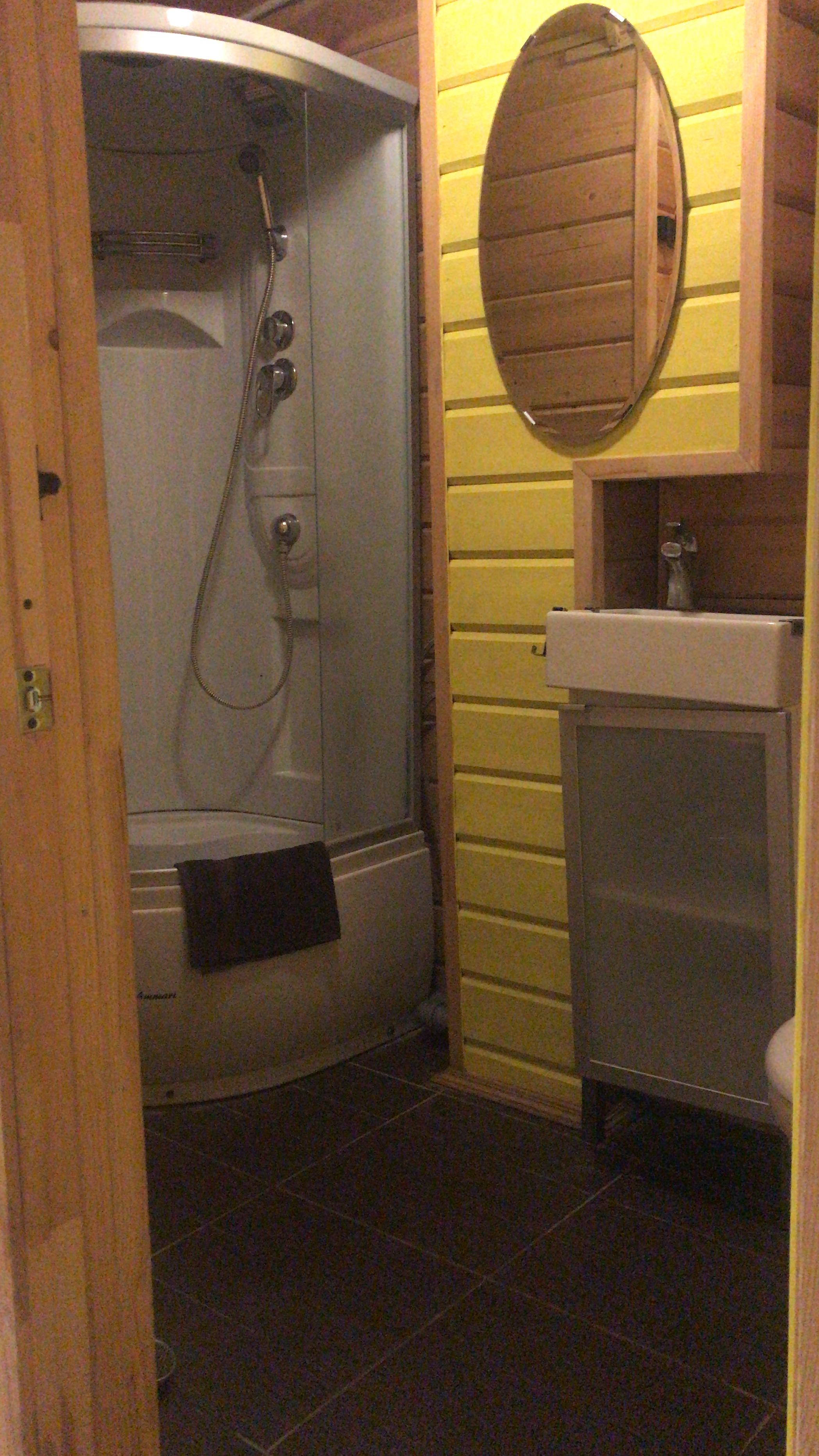 Четырехместный номер с душем