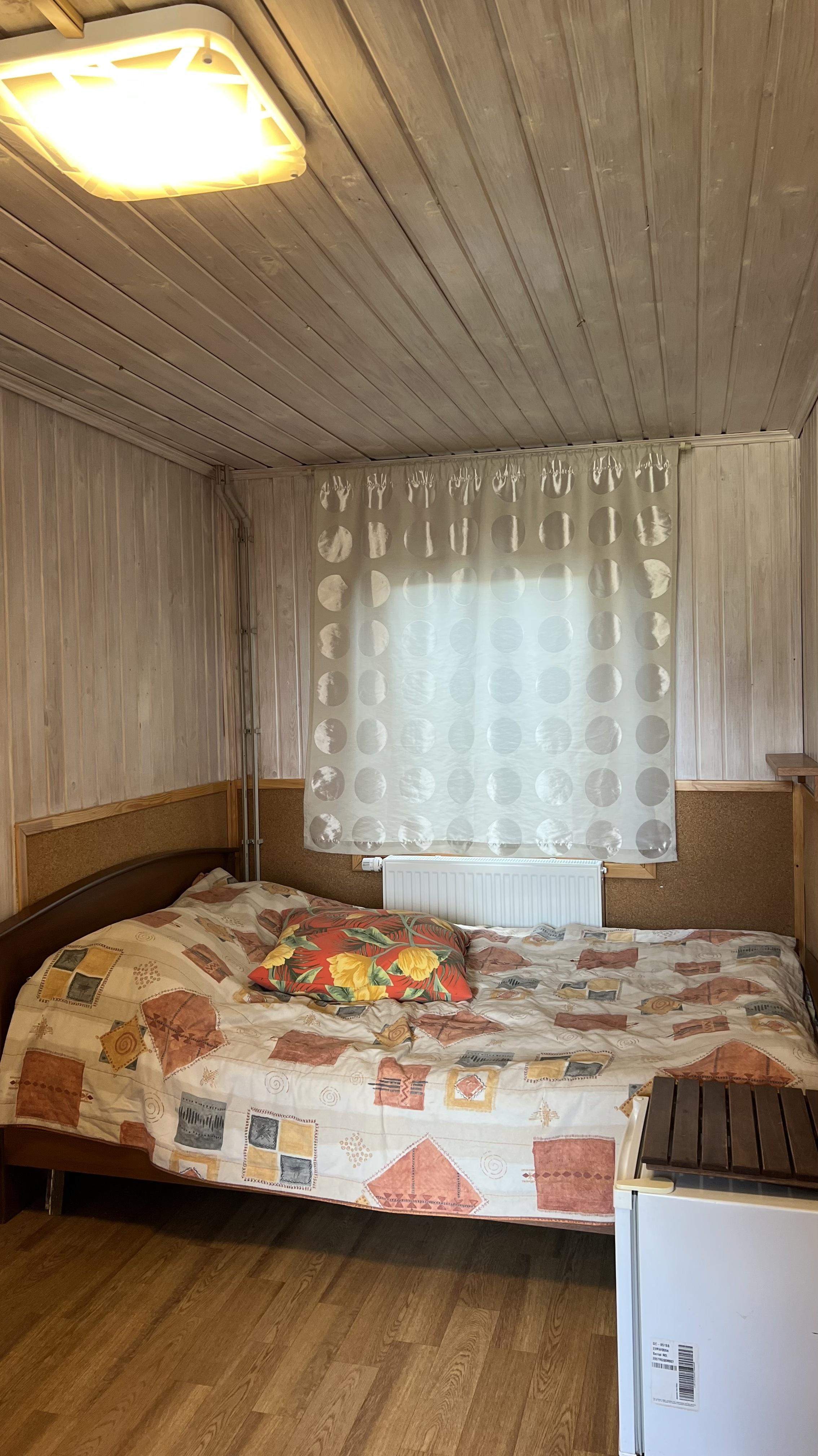 Двухместный номер с 1 кроватью и общей ванной комнатой